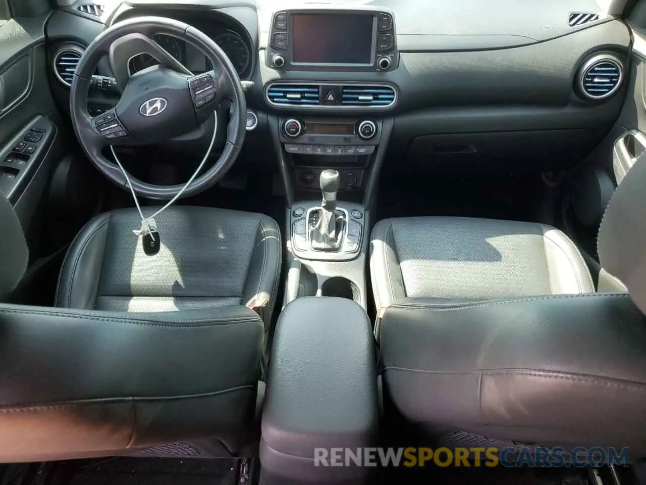 8 Photograph of a damaged car KM8K5CA53LU529456 HYUNDAI KONA 2020