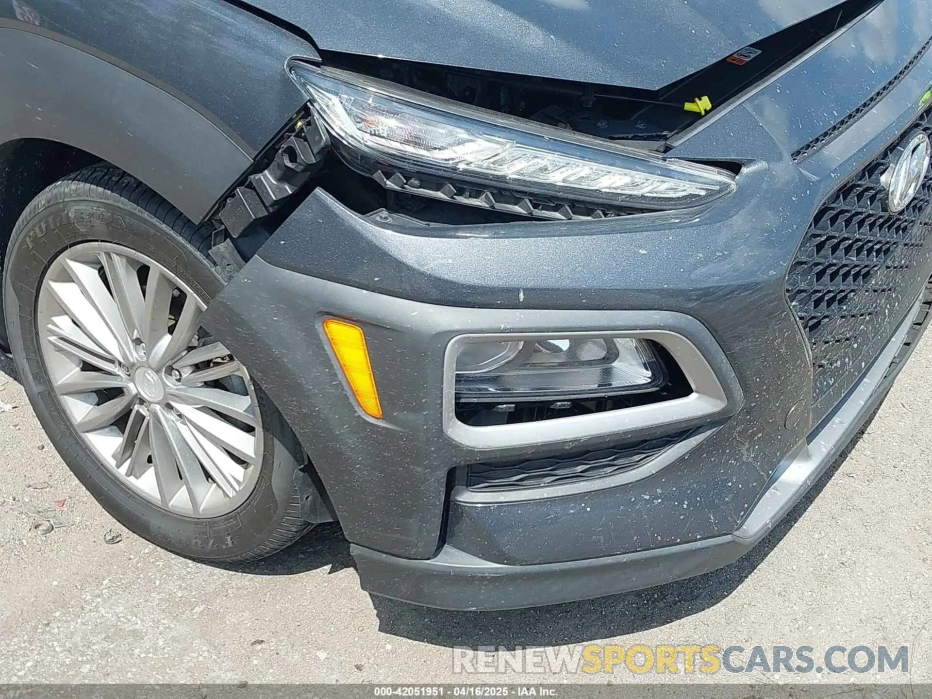 18 Photograph of a damaged car KM8K62AA2LU425089 HYUNDAI KONA 2020