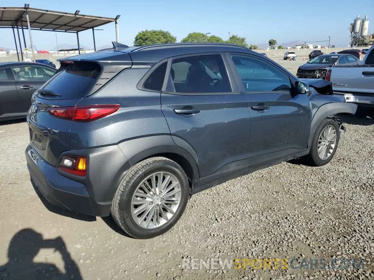 3 Photograph of a damaged car KM8K62AA4LU427281 HYUNDAI KONA 2020