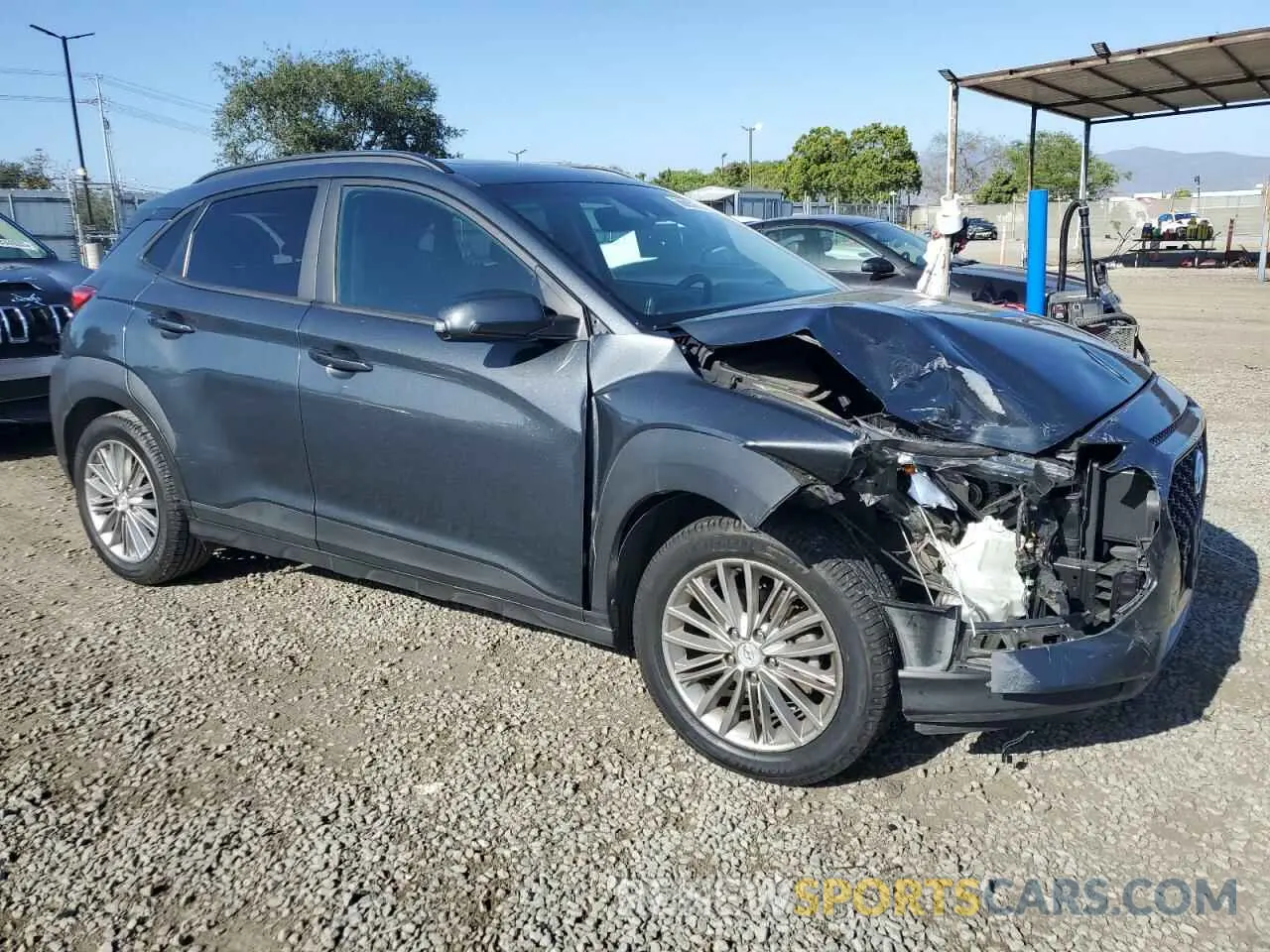 4 Photograph of a damaged car KM8K62AA4LU427281 HYUNDAI KONA 2020