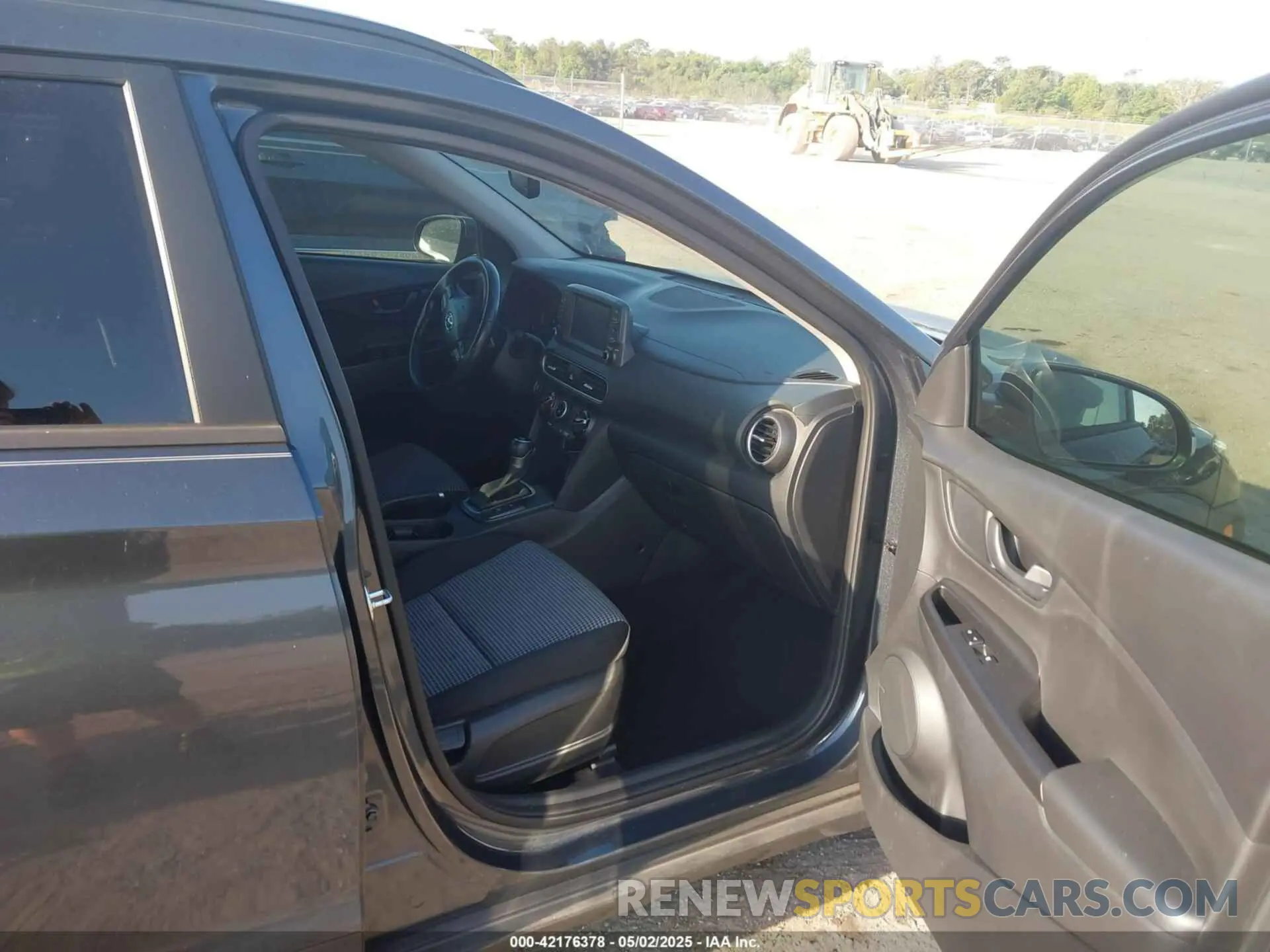 5 Photograph of a damaged car KM8K62AA4LU446610 HYUNDAI KONA 2020
