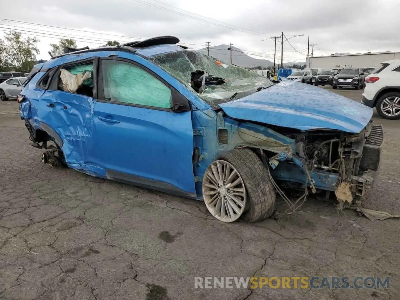 4 Photograph of a damaged car KM8K62AA4LU556542 HYUNDAI KONA 2020