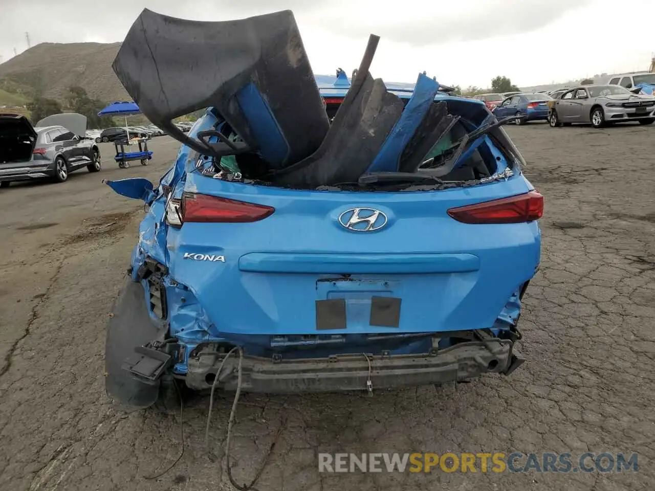 6 Photograph of a damaged car KM8K62AA4LU556542 HYUNDAI KONA 2020