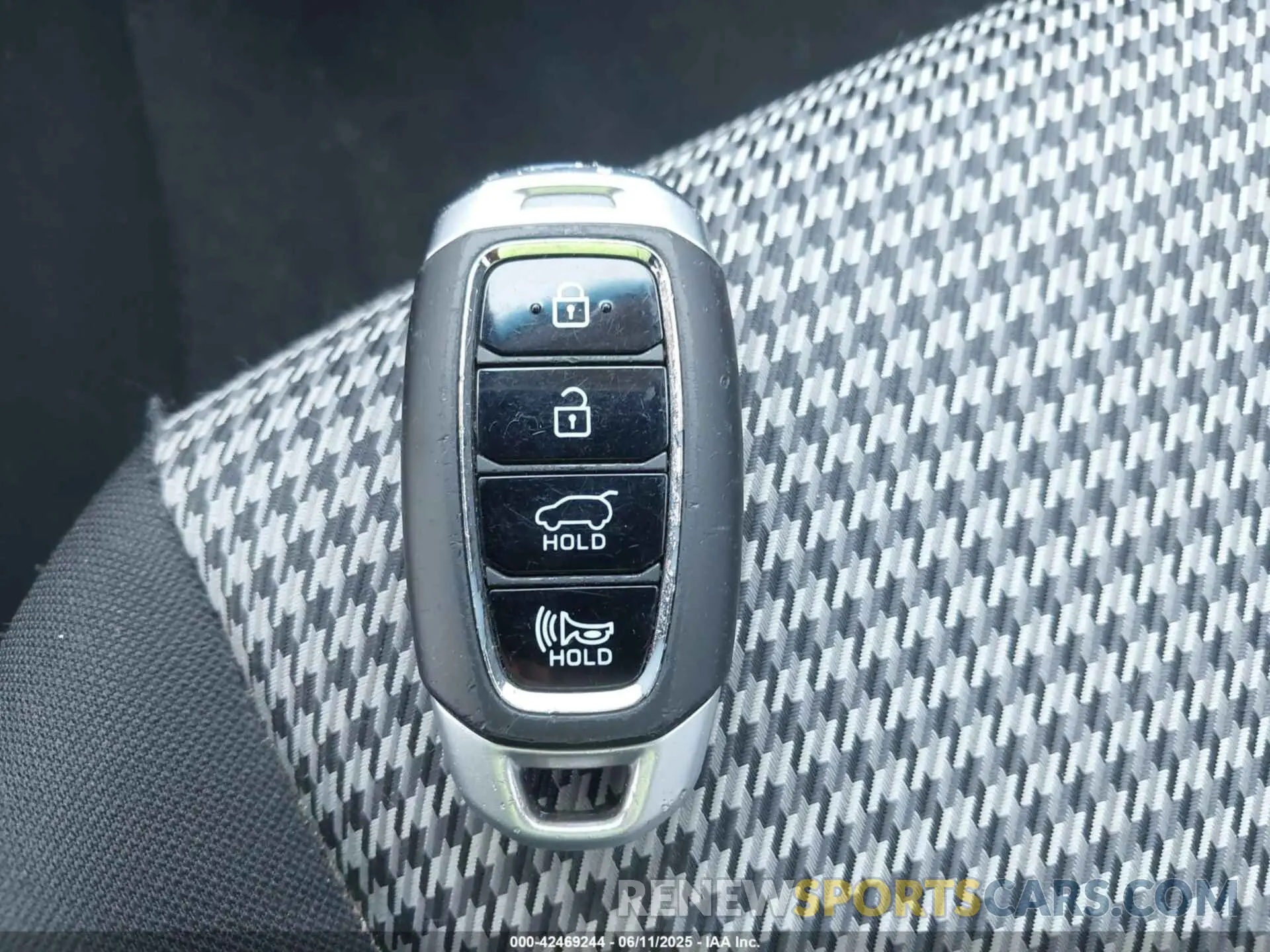 11 Photograph of a damaged car KM8K62AA7LU478483 HYUNDAI KONA 2020