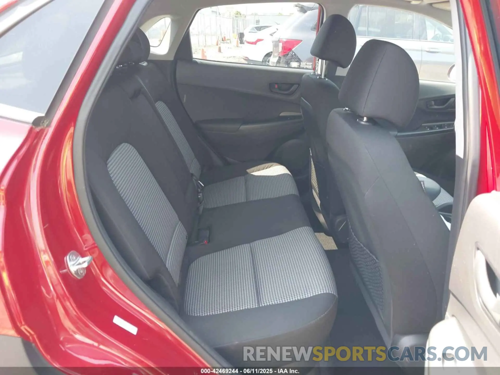 8 Photograph of a damaged car KM8K62AA7LU478483 HYUNDAI KONA 2020