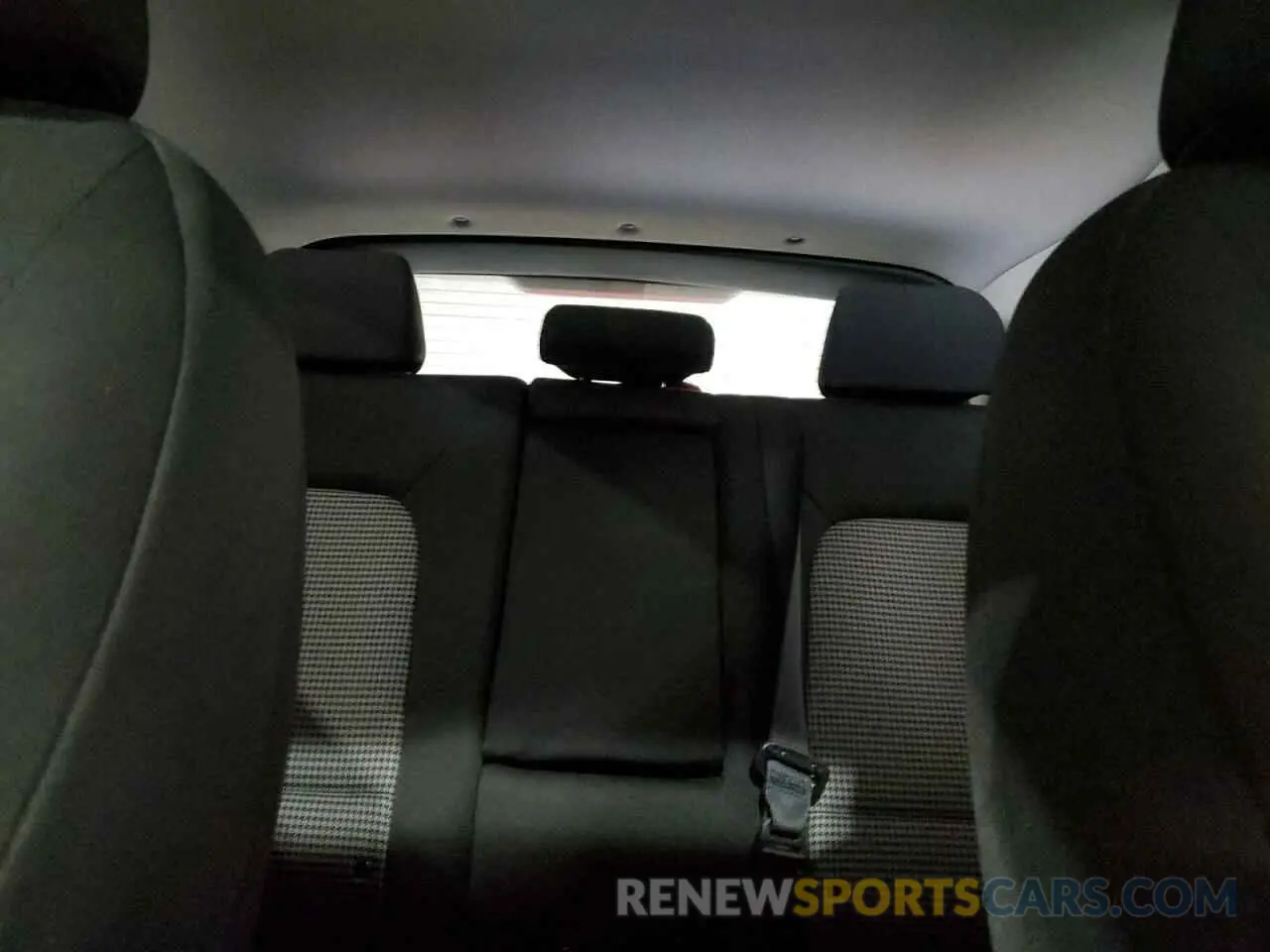 10 Photograph of a damaged car KM8K62AA9LU450572 HYUNDAI KONA 2020