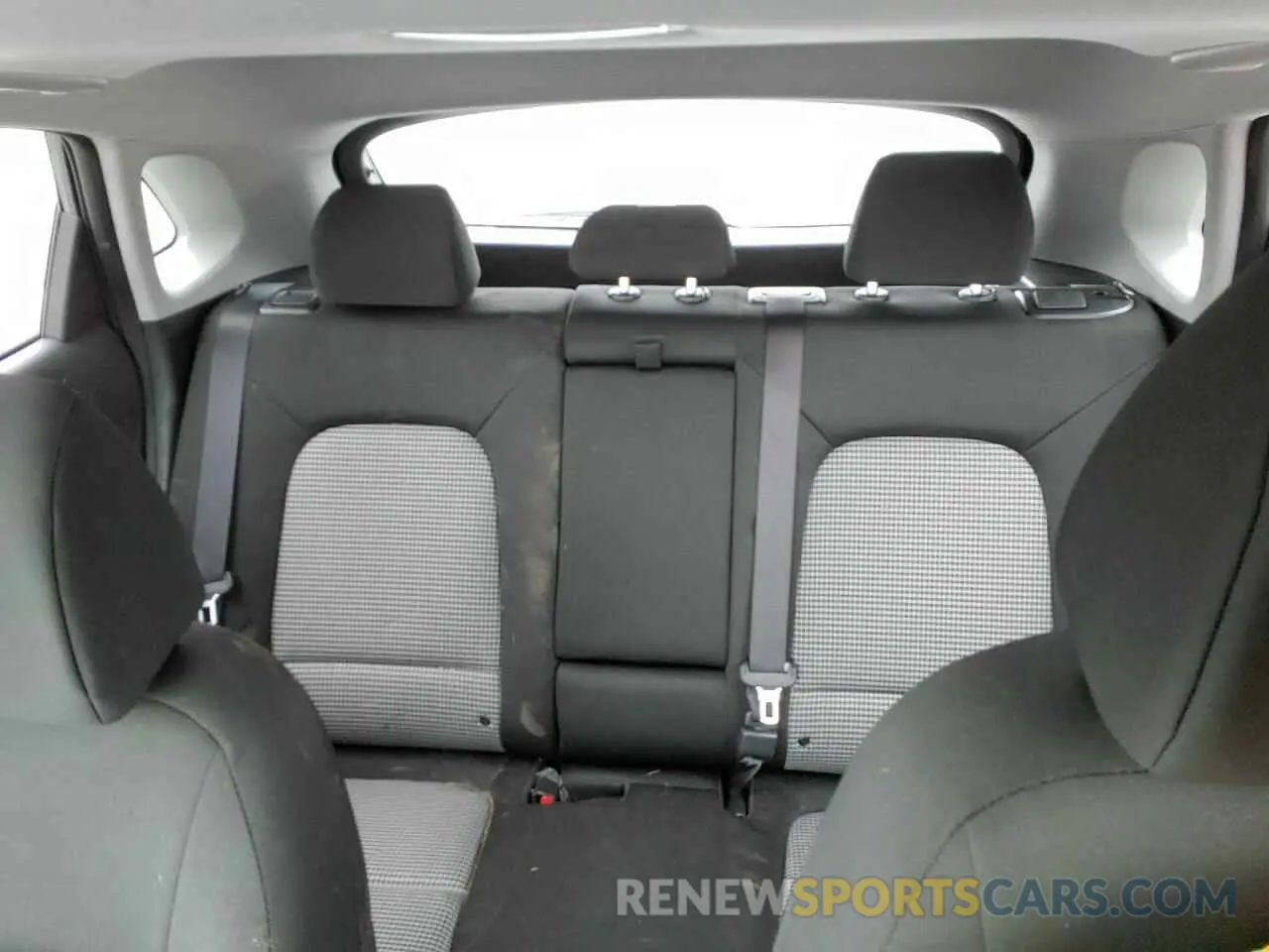 10 Photograph of a damaged car KM8K6CAA2LU546887 HYUNDAI KONA 2020