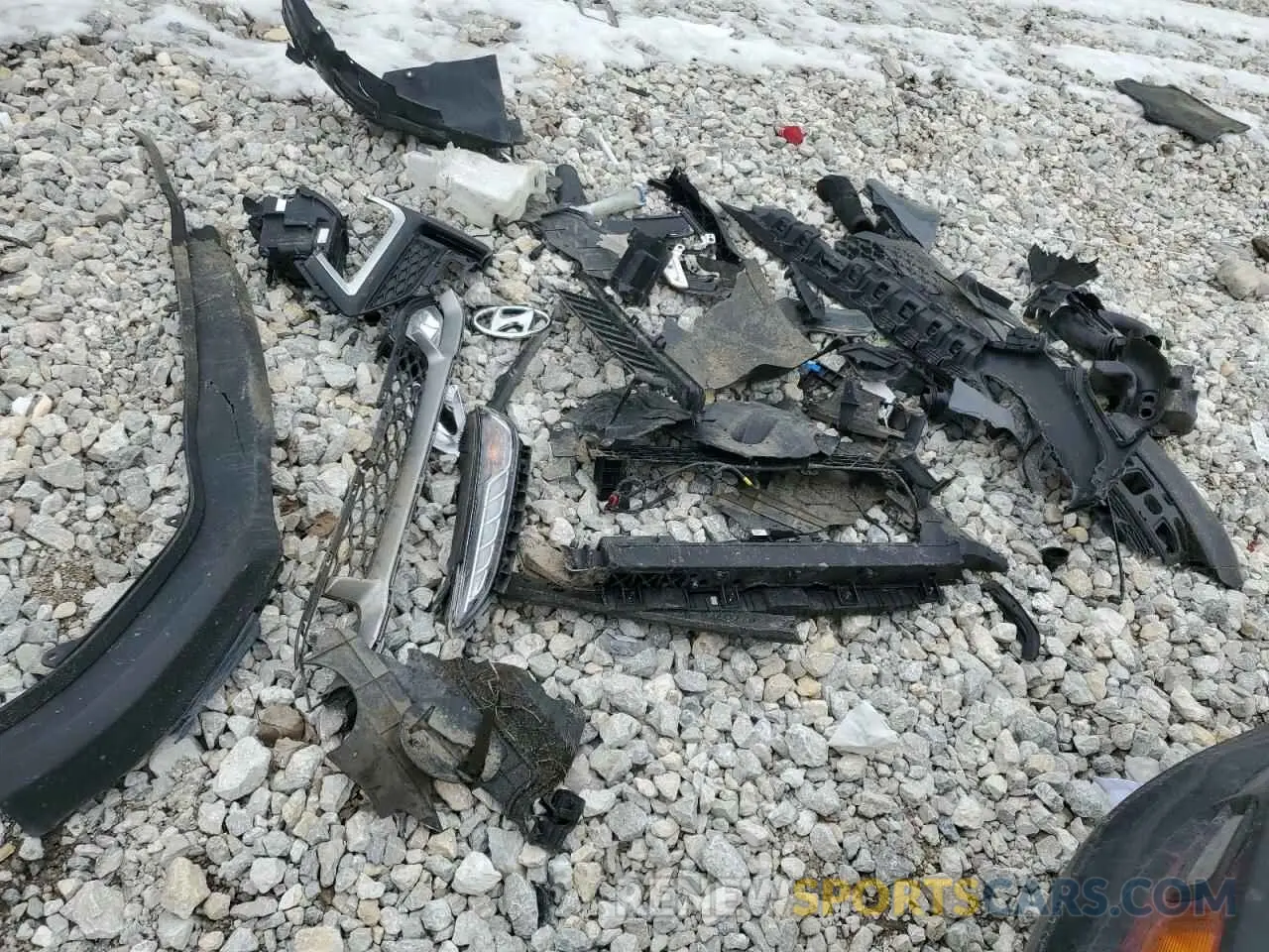 13 Photograph of a damaged car KM8K6CAA2LU546887 HYUNDAI KONA 2020