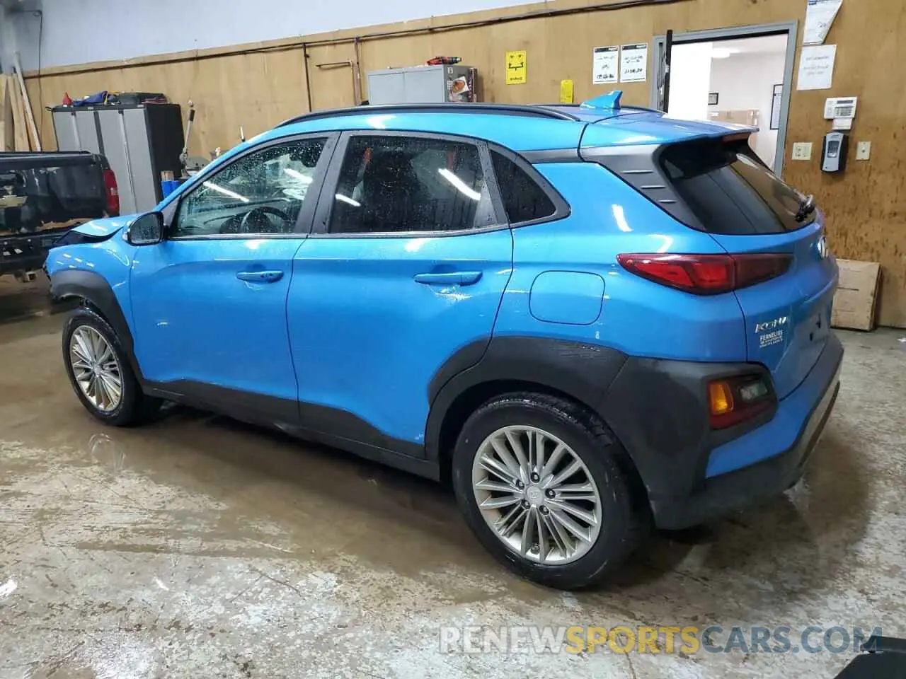 2 Photograph of a damaged car KM8K6CAA3LU513025 HYUNDAI KONA 2020