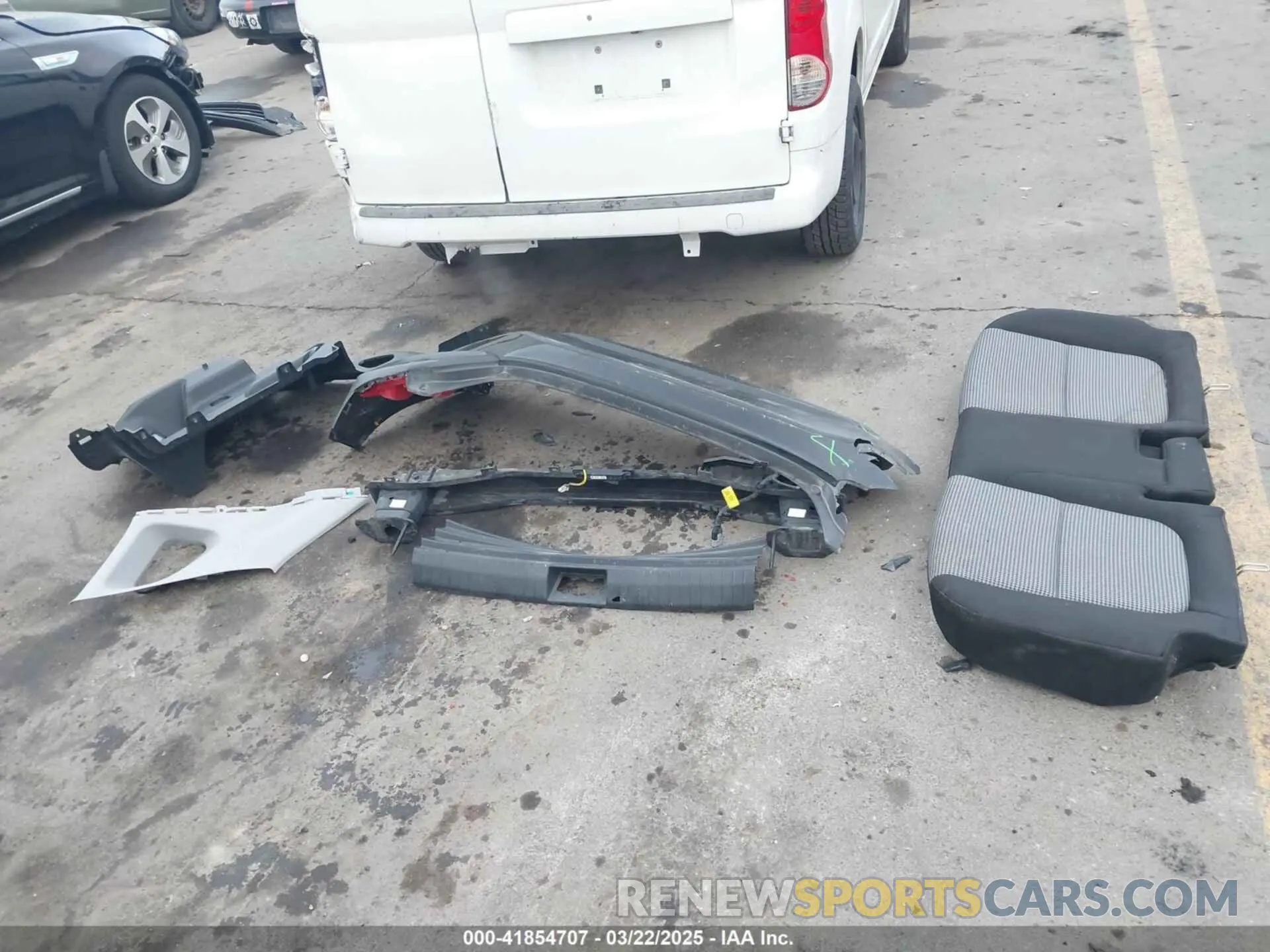 12 Photograph of a damaged car KM8K6CAA5LU520185 HYUNDAI KONA 2020