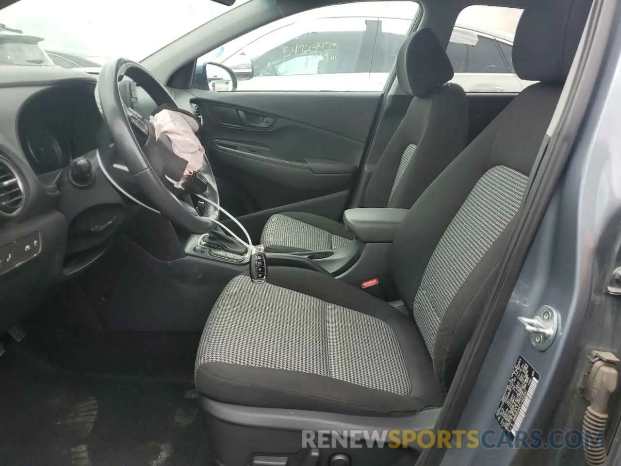 7 Photograph of a damaged car KM8K6CAA7LU433551 HYUNDAI KONA 2020