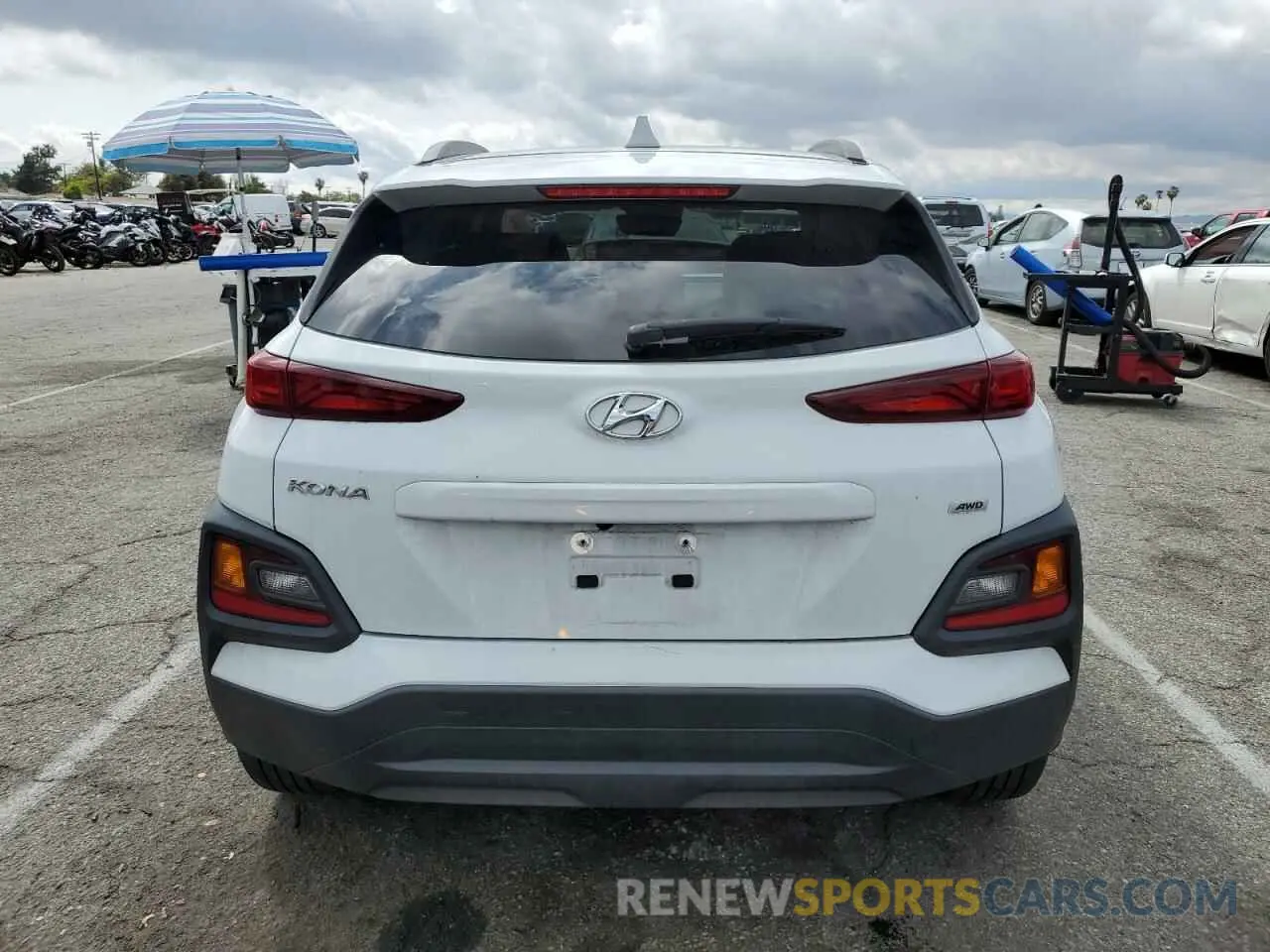 6 Photograph of a damaged car KM8K6CAA7LU478425 HYUNDAI KONA 2020