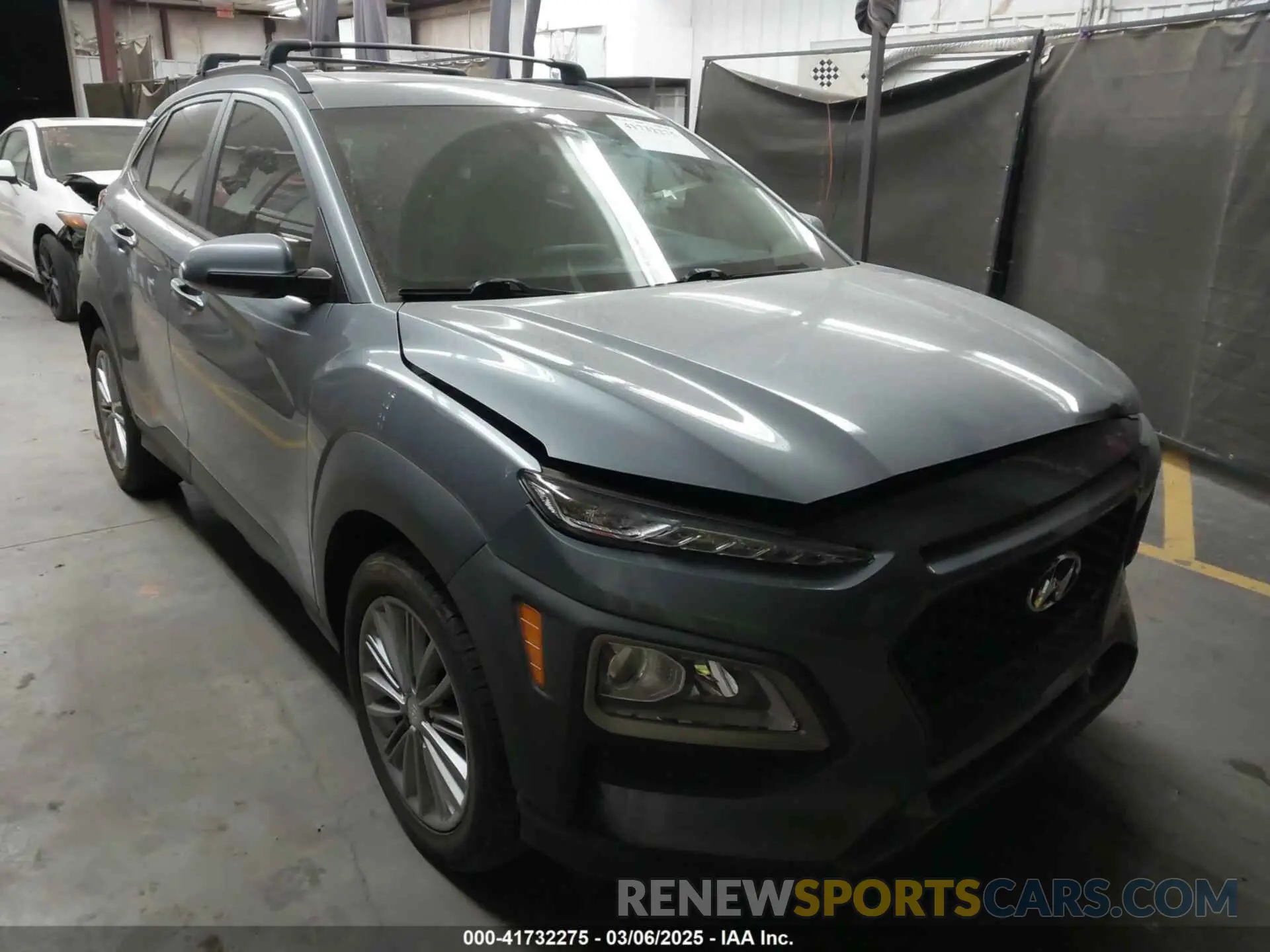 1 Photograph of a damaged car KM8K6CAA7LU479400 HYUNDAI KONA 2020