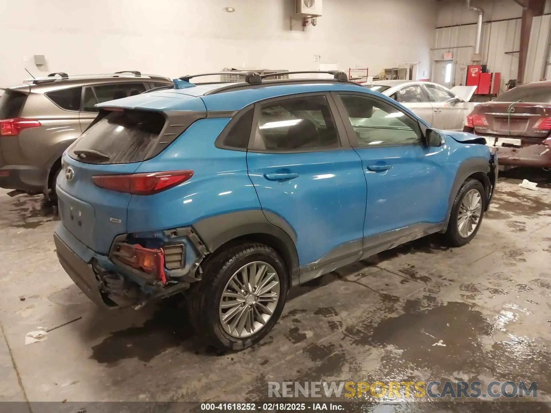 4 Photograph of a damaged car KM8K6CAA8LU546800 HYUNDAI KONA 2020