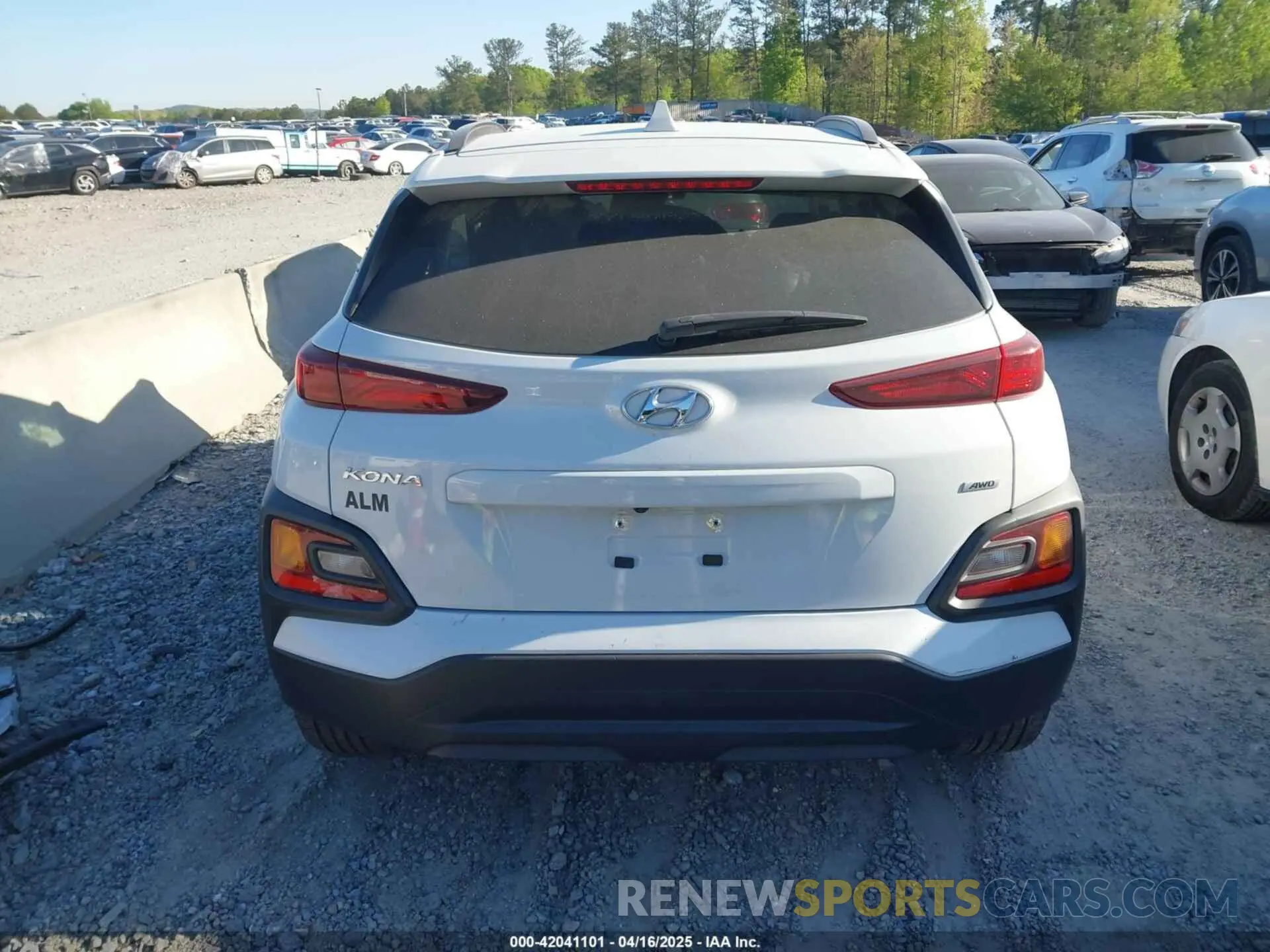 16 Photograph of a damaged car KM8K6CAAXLU448416 HYUNDAI KONA 2020