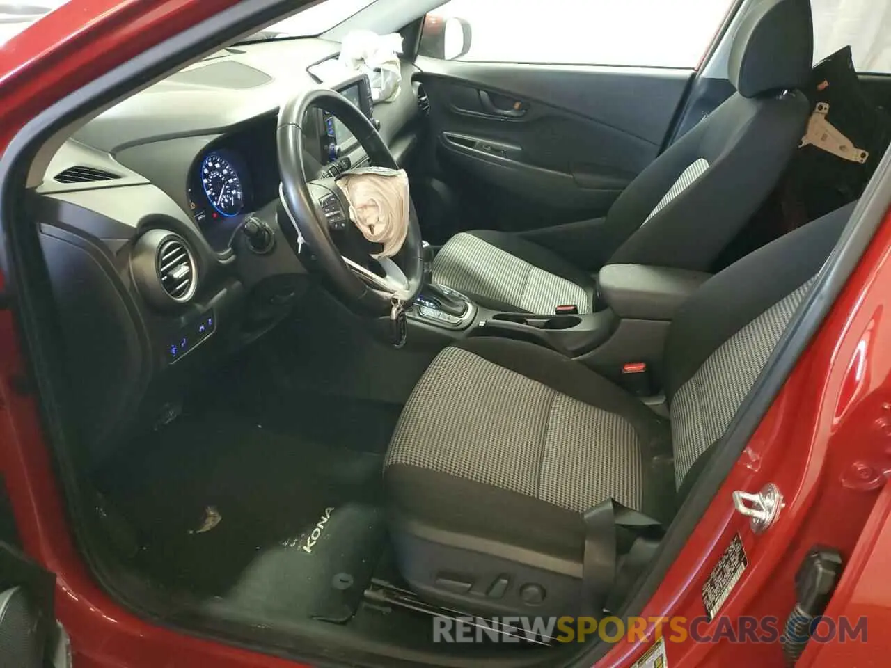 7 Photograph of a damaged car KM8K6CAAXLU520215 HYUNDAI KONA 2020