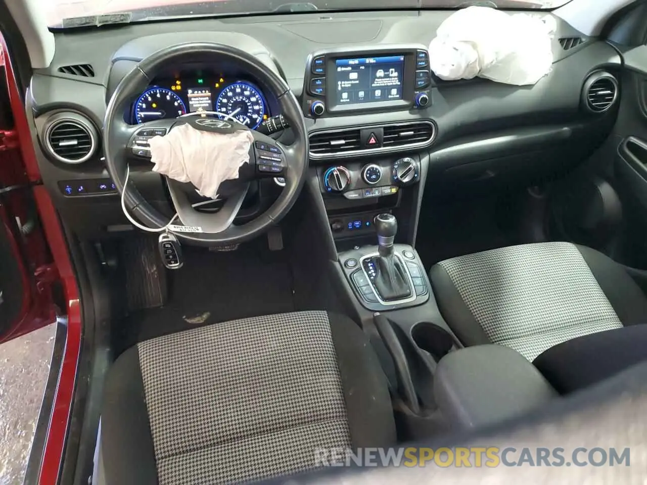 8 Photograph of a damaged car KM8K6CAAXLU520215 HYUNDAI KONA 2020