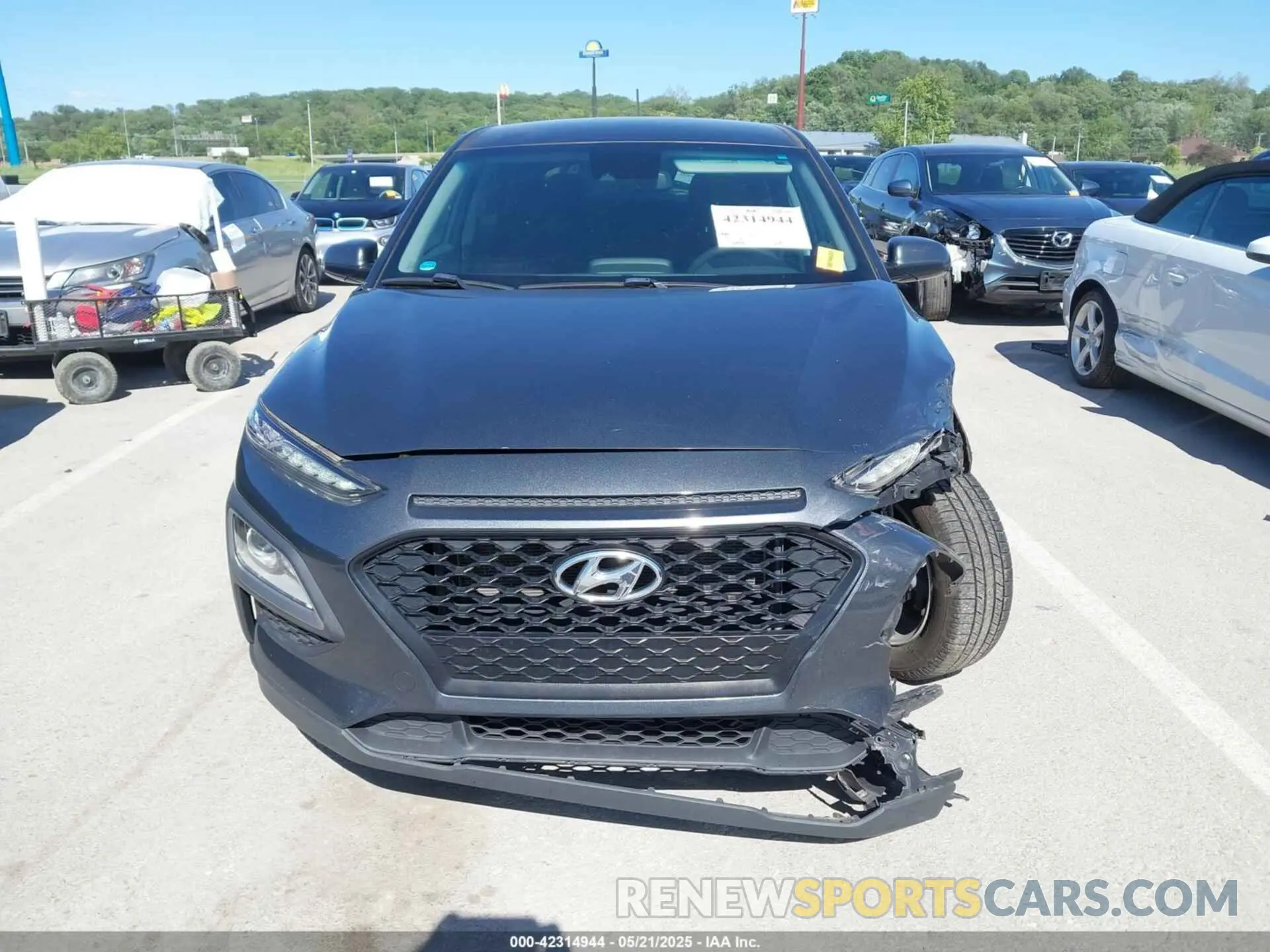 12 Photograph of a damaged car KM8K12AA0MU611701 HYUNDAI KONA 2021