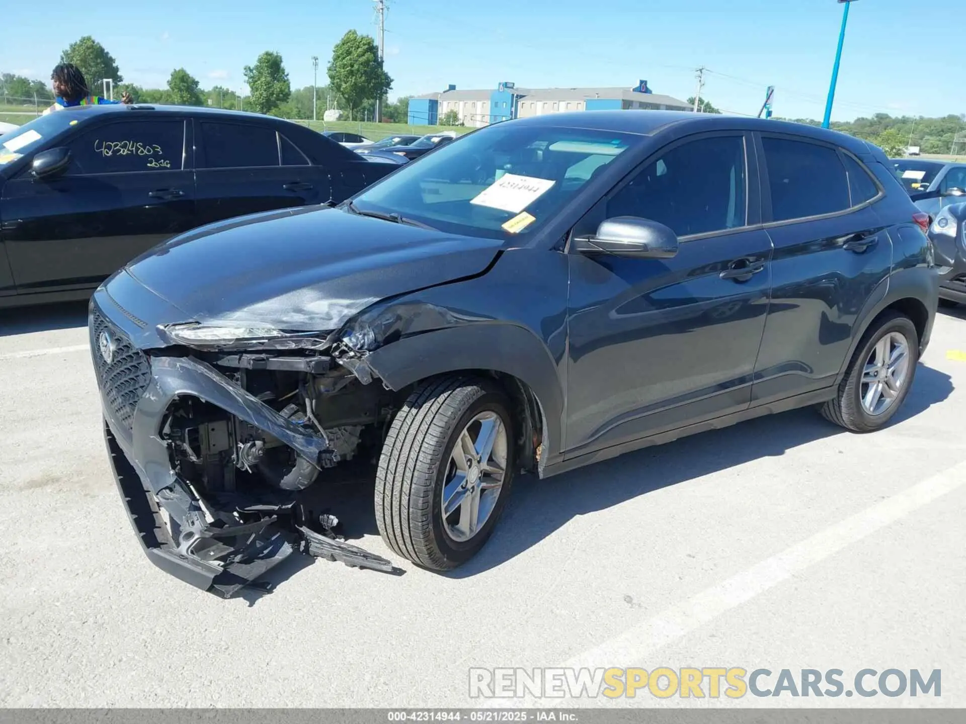 2 Photograph of a damaged car KM8K12AA0MU611701 HYUNDAI KONA 2021