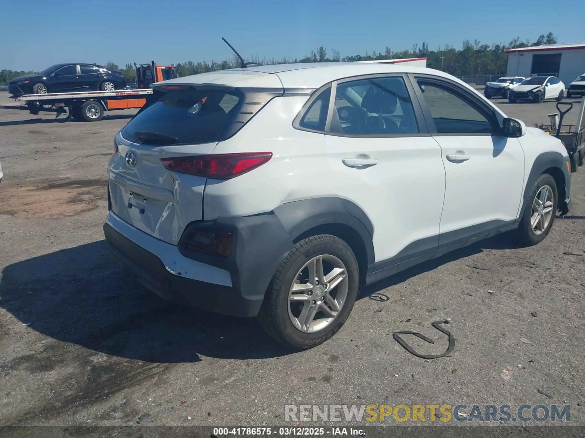 4 Photograph of a damaged car KM8K12AA0MU644343 HYUNDAI KONA 2021