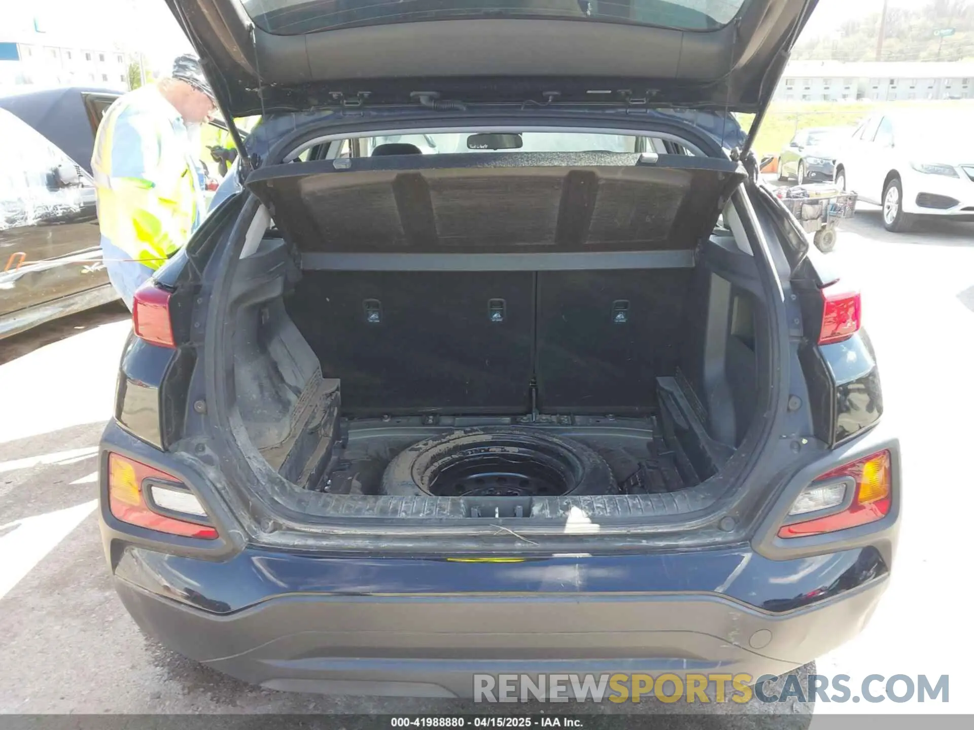 12 Photograph of a damaged car KM8K12AA0MU645346 HYUNDAI KONA 2021