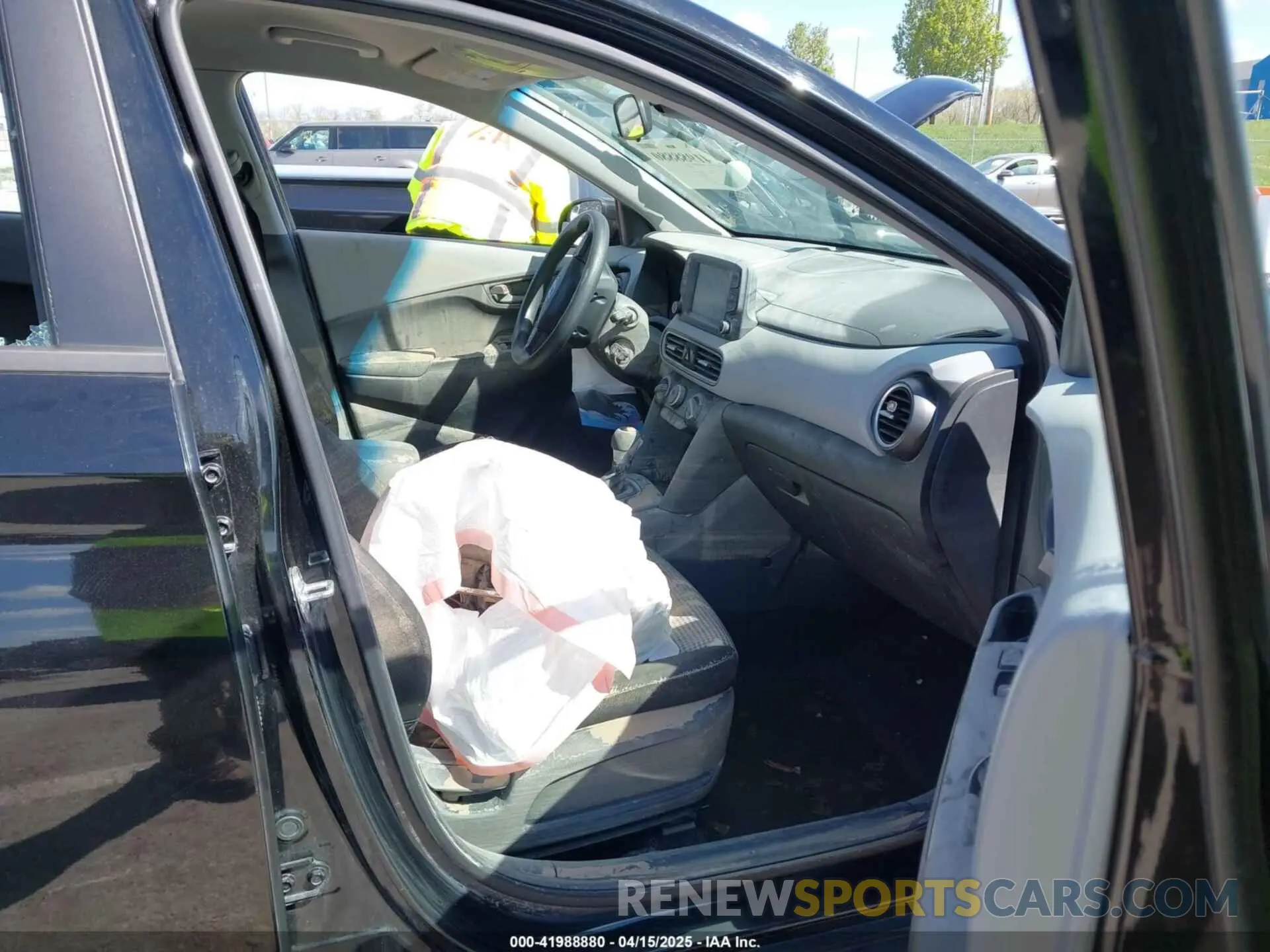 5 Photograph of a damaged car KM8K12AA0MU645346 HYUNDAI KONA 2021