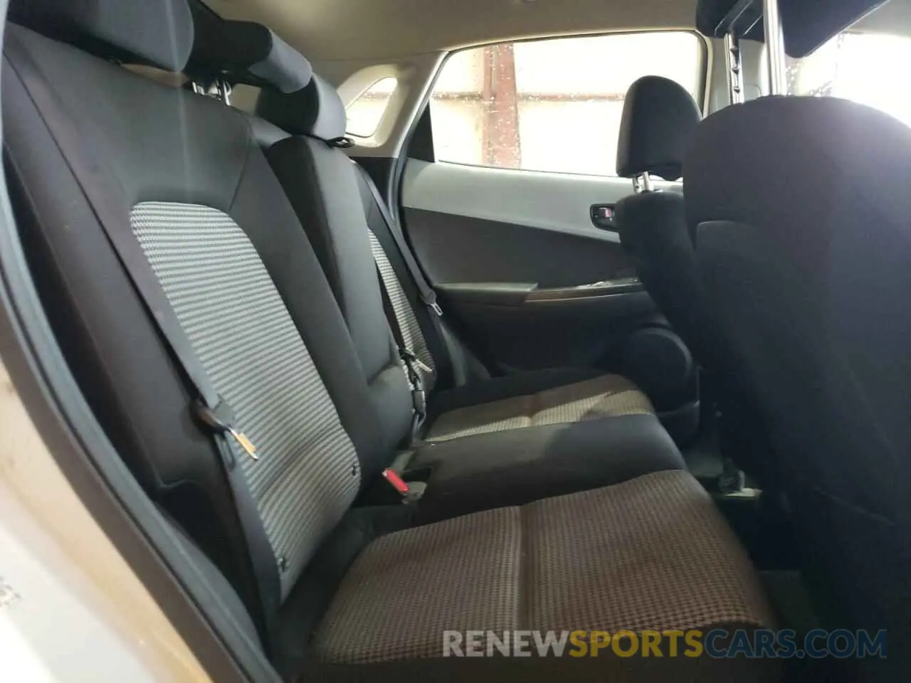 10 Photograph of a damaged car KM8K12AA0MU661269 HYUNDAI KONA 2021