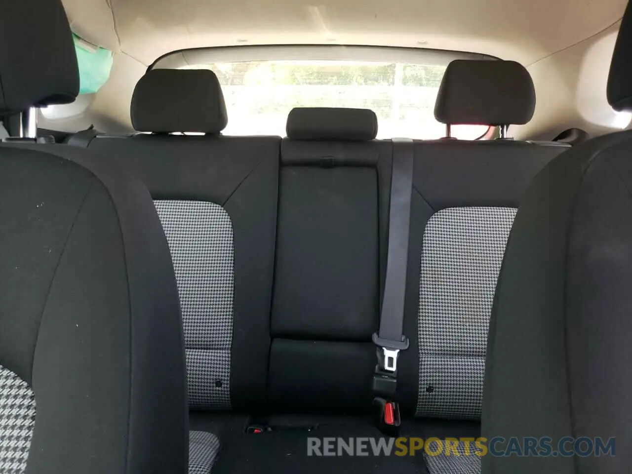 10 Photograph of a damaged car KM8K12AA0MU663698 HYUNDAI KONA 2021