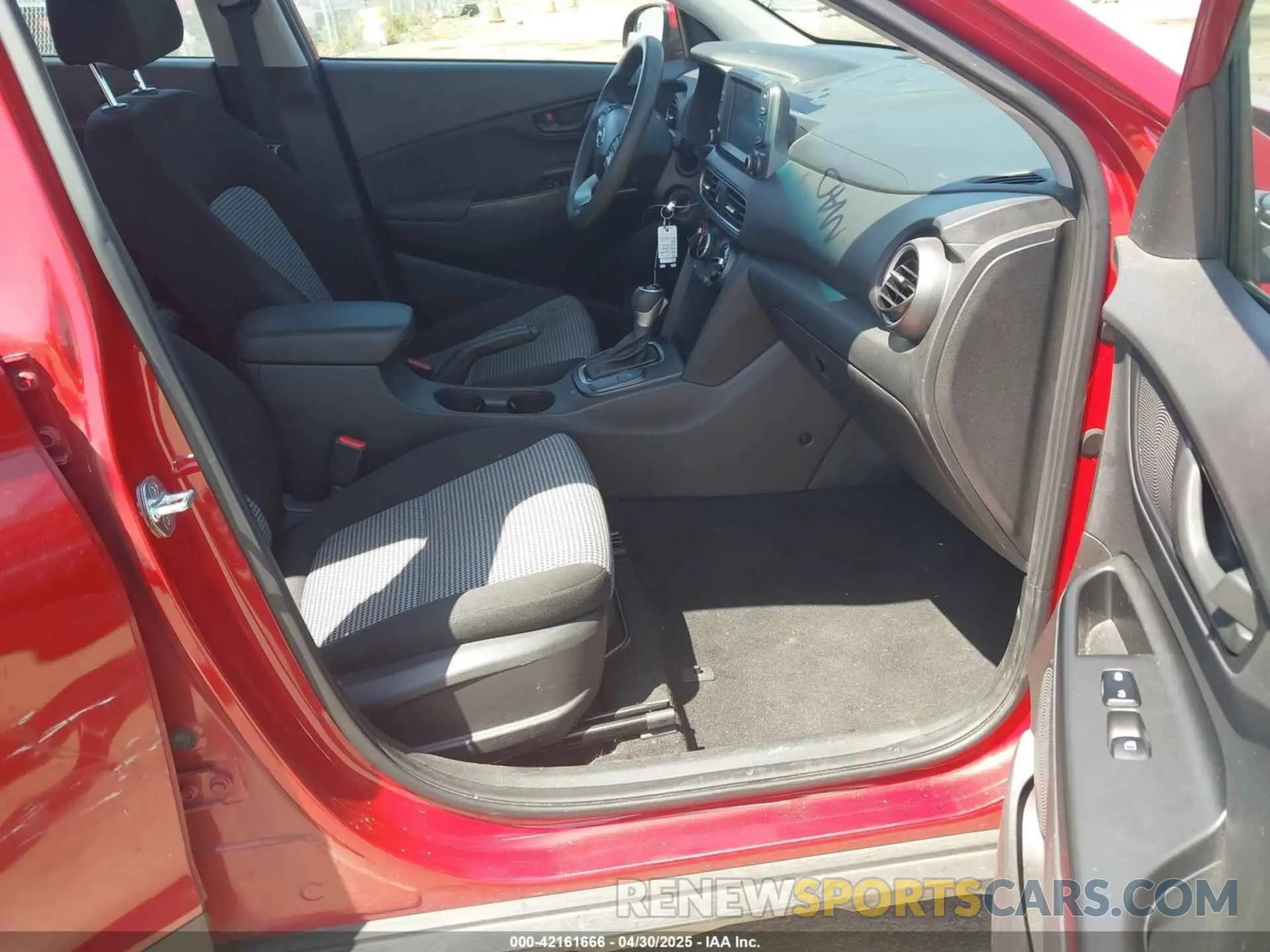 5 Photograph of a damaged car KM8K12AA0MU665855 HYUNDAI KONA 2021