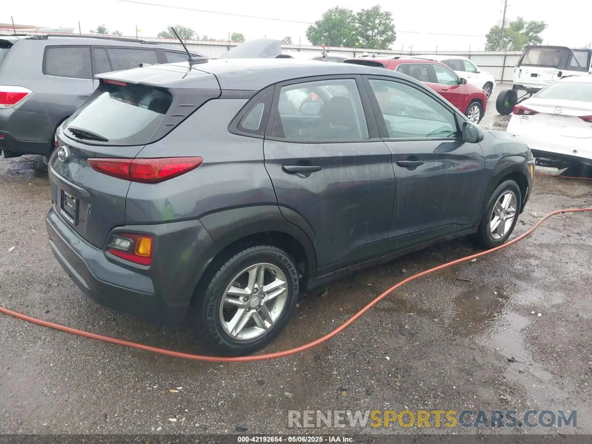 4 Photograph of a damaged car KM8K12AA2MU612414 HYUNDAI KONA 2021