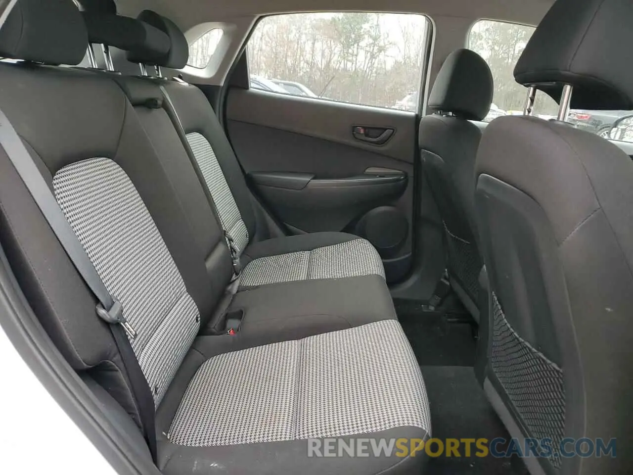 10 Photograph of a damaged car KM8K12AA2MU639225 HYUNDAI KONA 2021