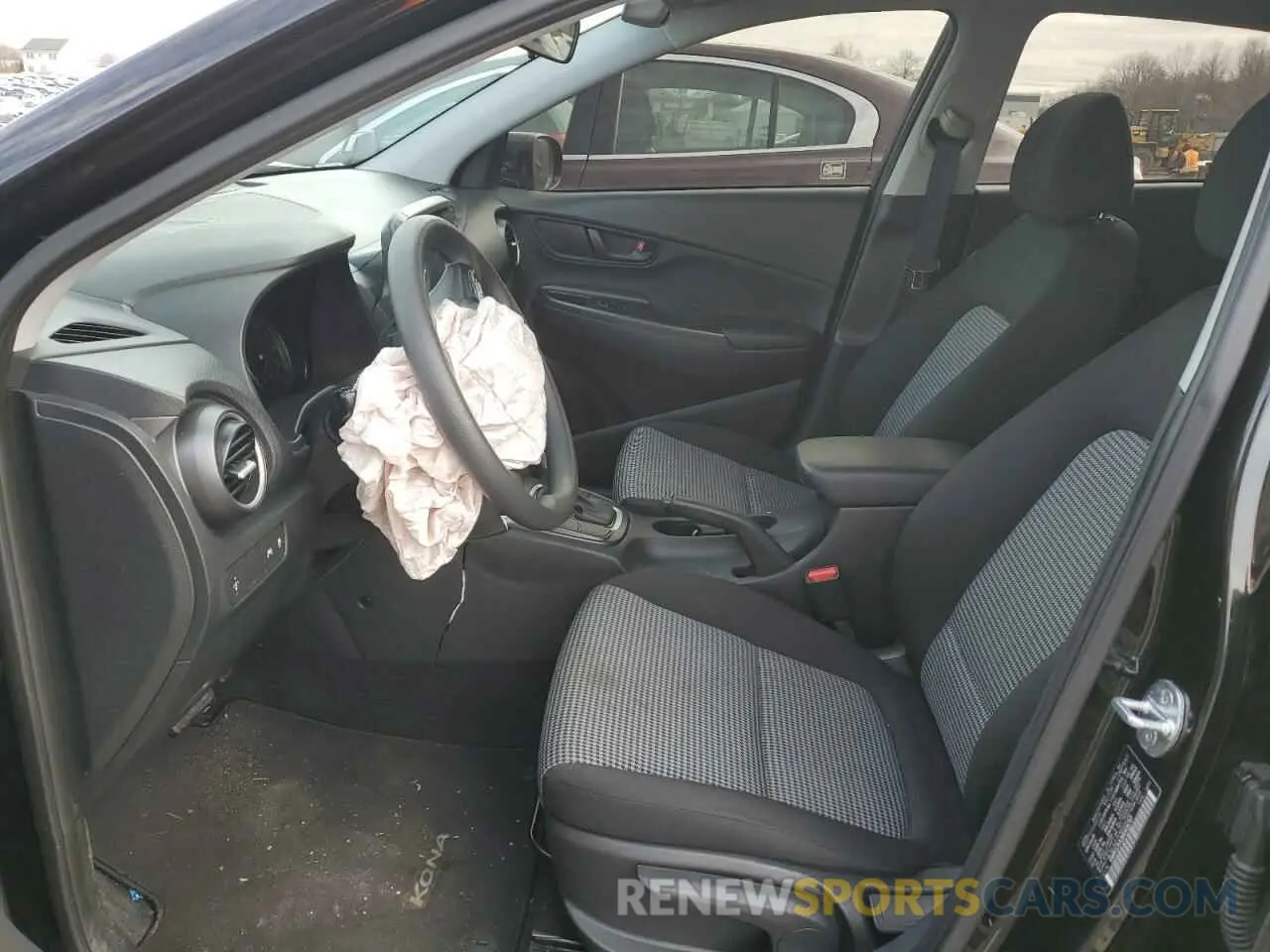 7 Photograph of a damaged car KM8K12AA3MU606797 HYUNDAI KONA 2021