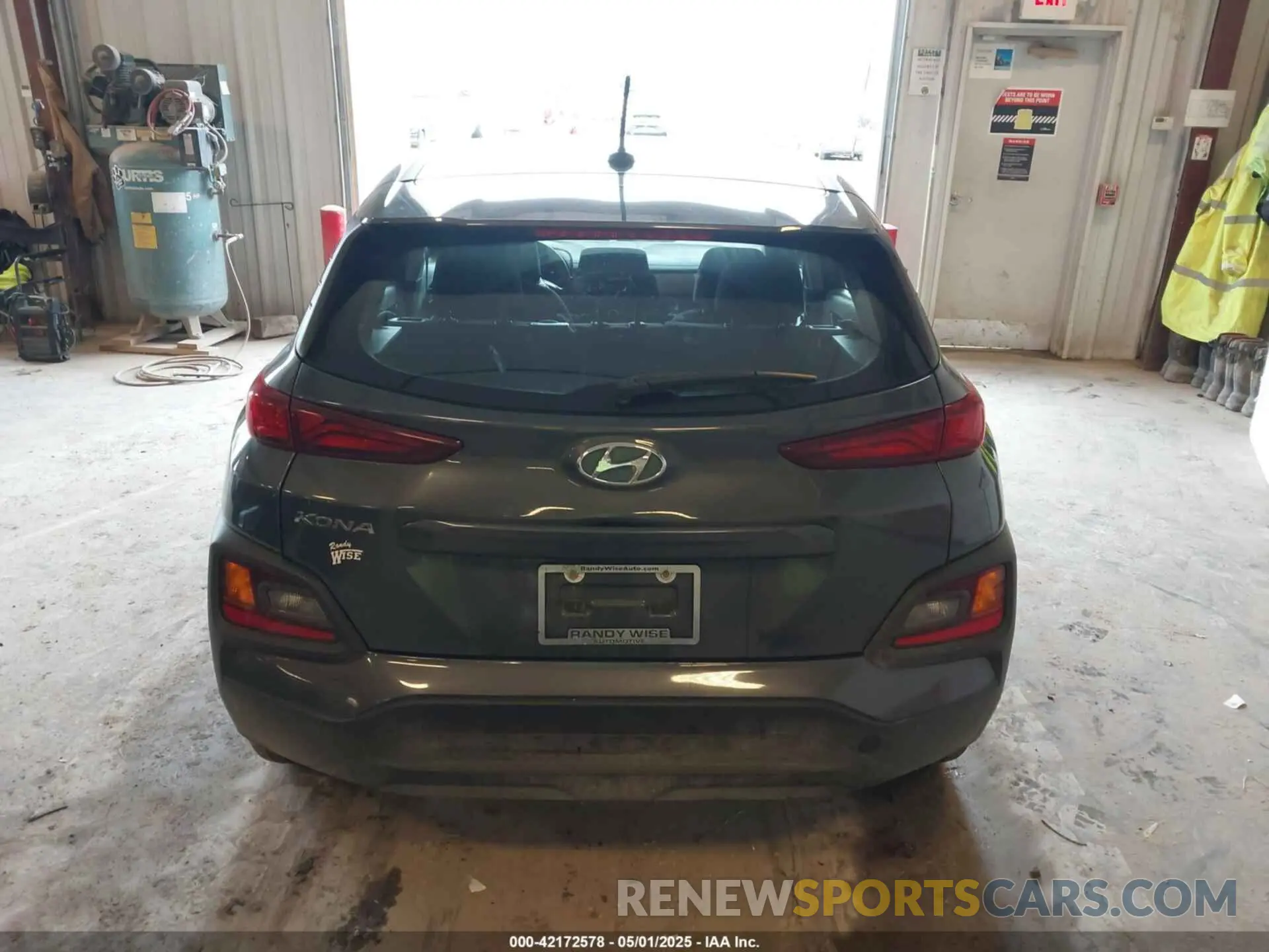 16 Photograph of a damaged car KM8K12AA3MU658723 HYUNDAI KONA 2021