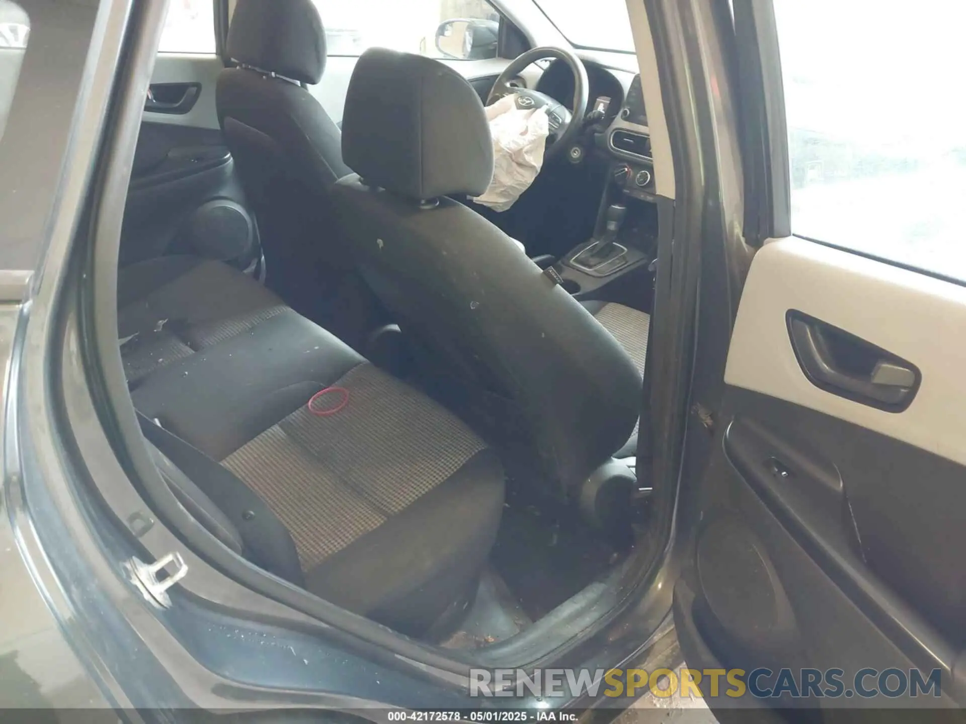 8 Photograph of a damaged car KM8K12AA3MU658723 HYUNDAI KONA 2021