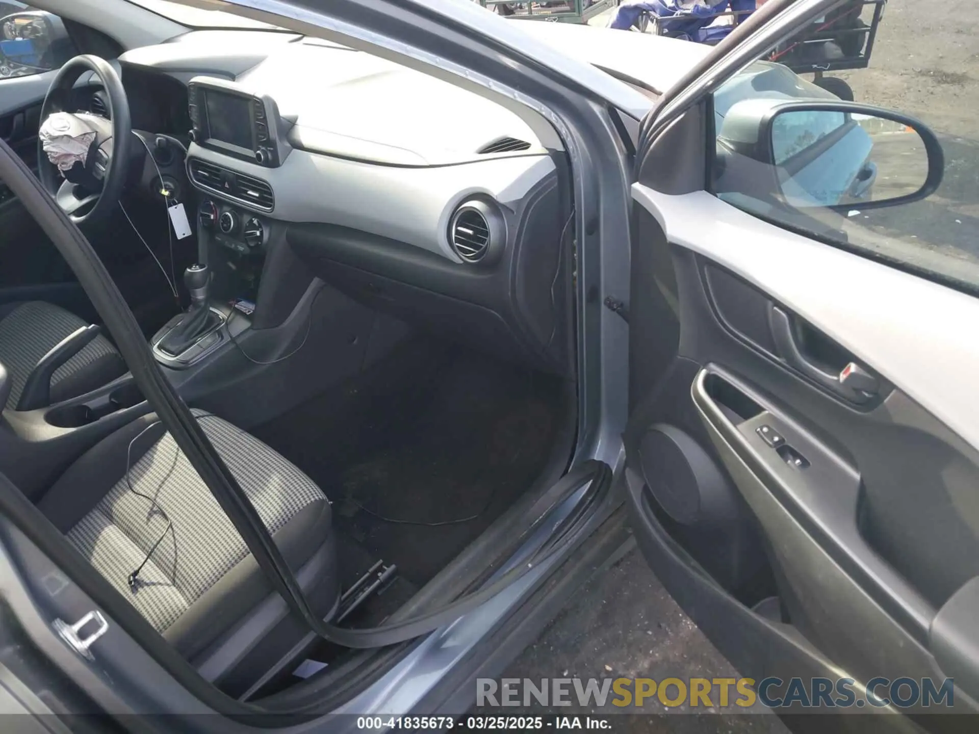 5 Photograph of a damaged car KM8K12AA4MU642367 HYUNDAI KONA 2021