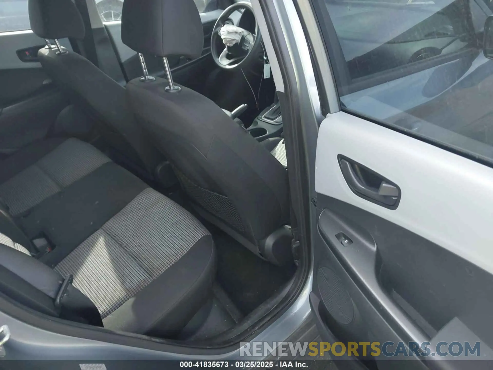 8 Photograph of a damaged car KM8K12AA4MU642367 HYUNDAI KONA 2021