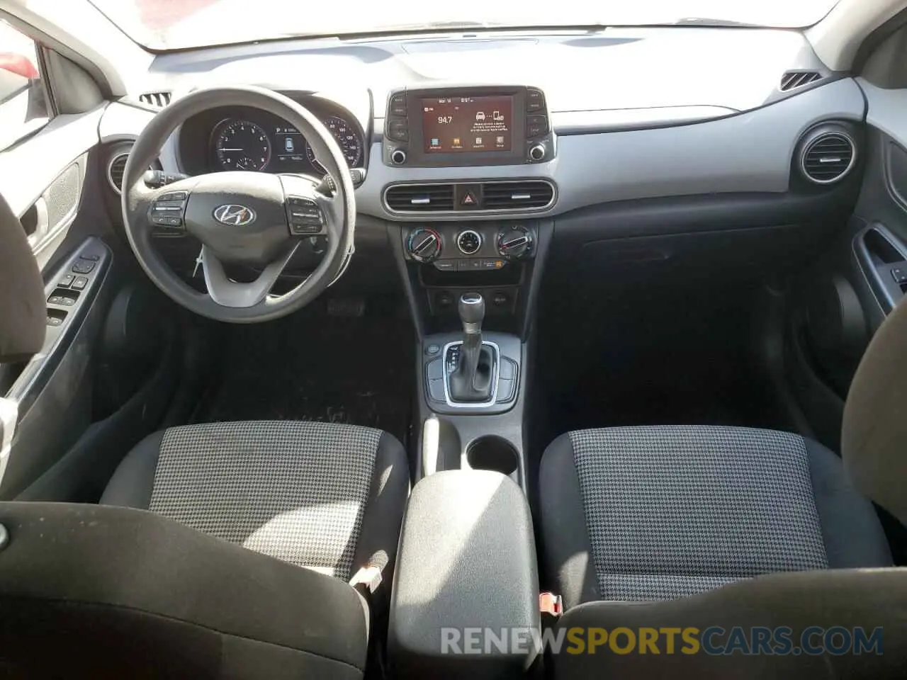 8 Photograph of a damaged car KM8K12AA5MU641177 HYUNDAI KONA 2021