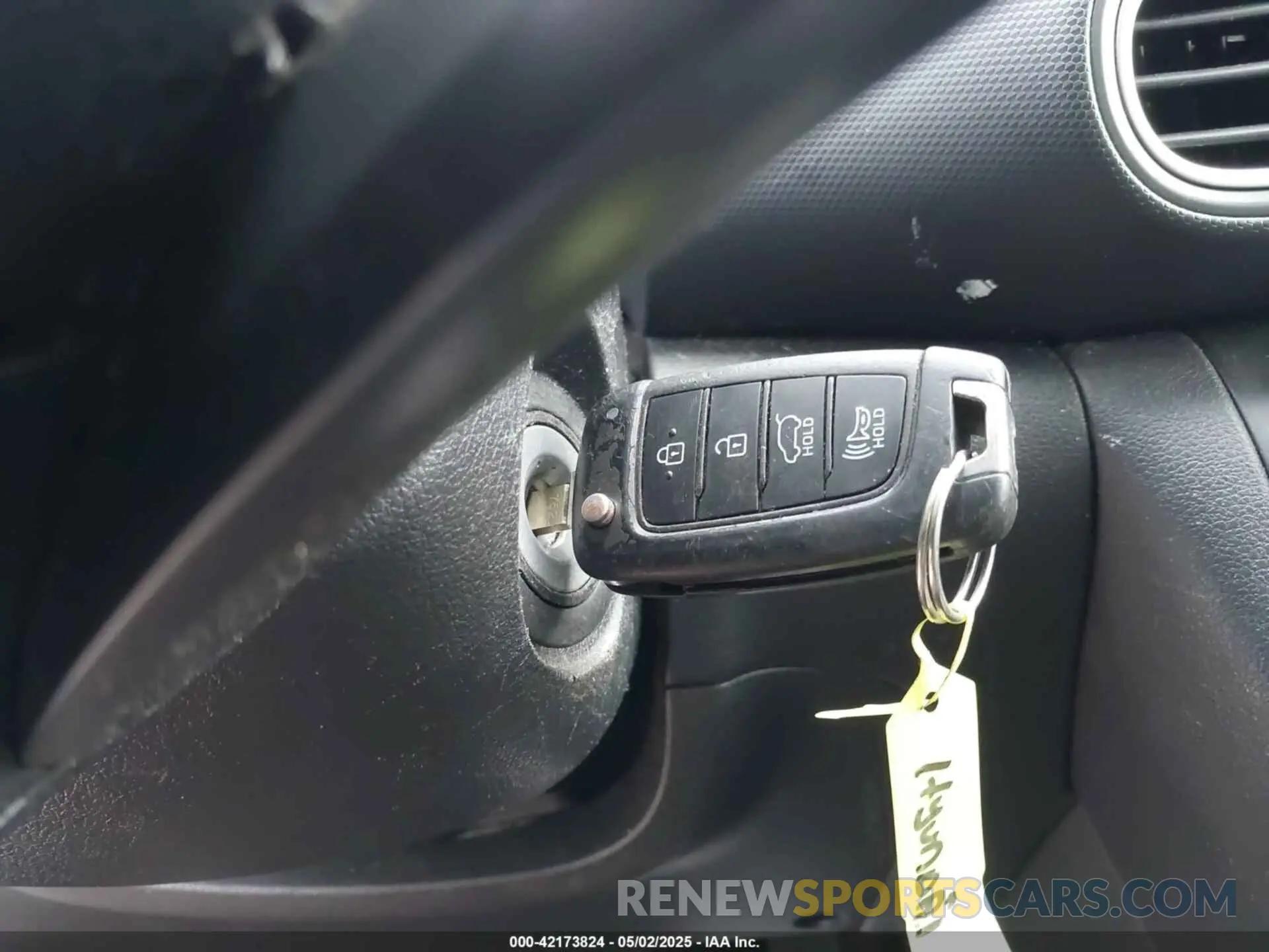 11 Photograph of a damaged car KM8K12AA5MU642460 HYUNDAI KONA 2021