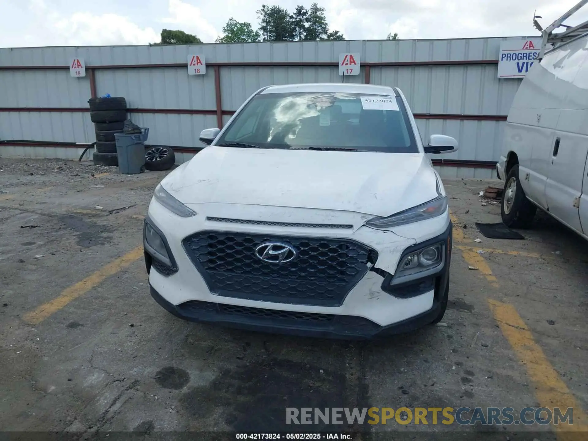 12 Photograph of a damaged car KM8K12AA5MU642460 HYUNDAI KONA 2021