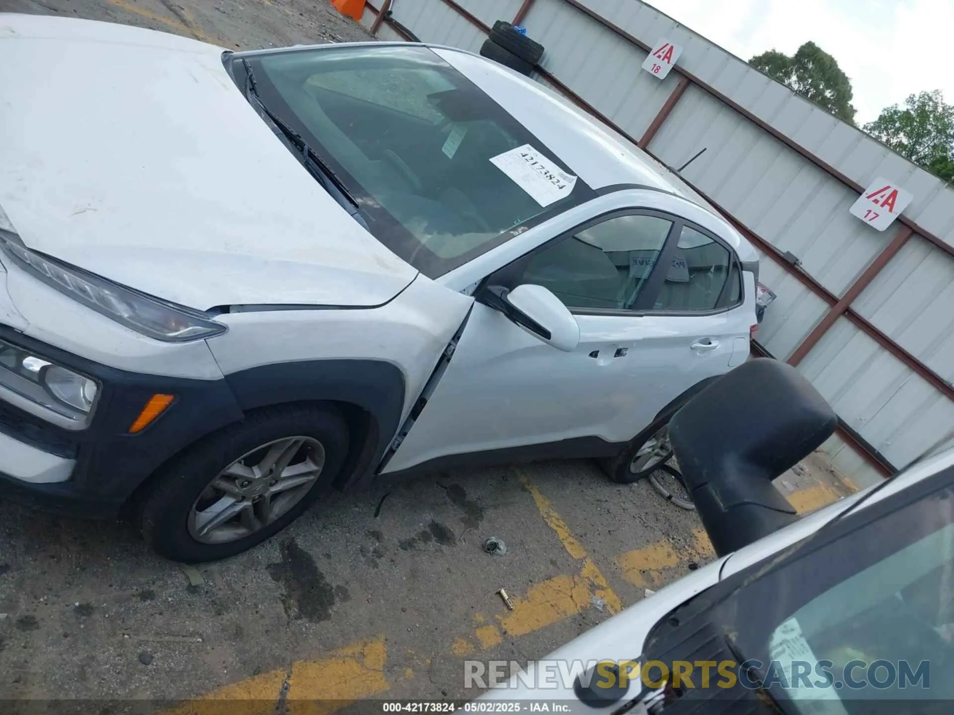 14 Photograph of a damaged car KM8K12AA5MU642460 HYUNDAI KONA 2021