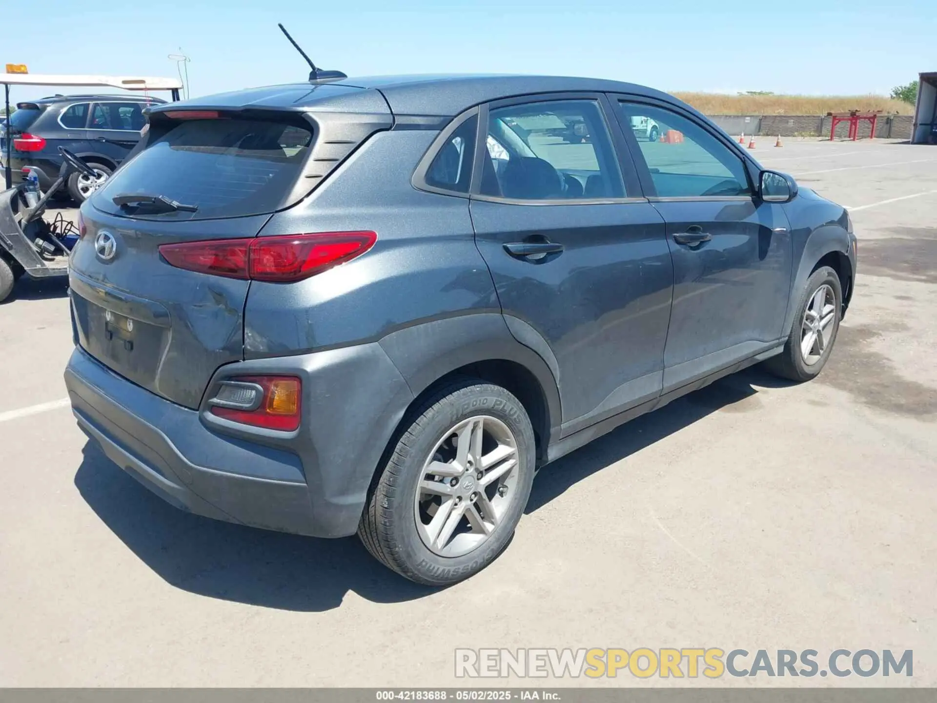 4 Photograph of a damaged car KM8K12AA5MU660361 HYUNDAI KONA 2021