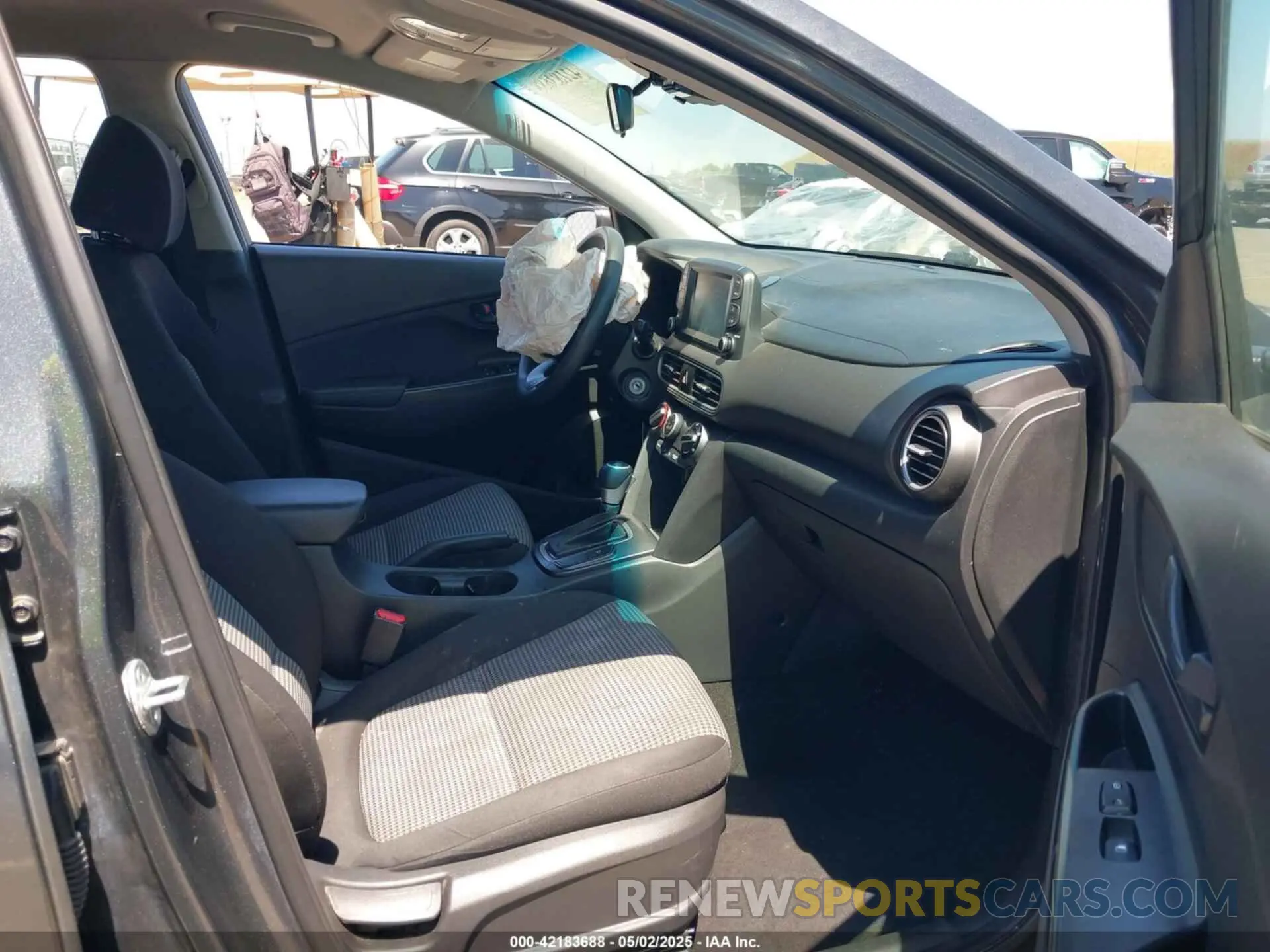 5 Photograph of a damaged car KM8K12AA5MU660361 HYUNDAI KONA 2021