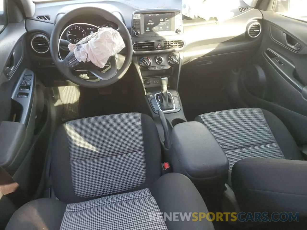 8 Photograph of a damaged car KM8K12AA6MU655234 HYUNDAI KONA 2021