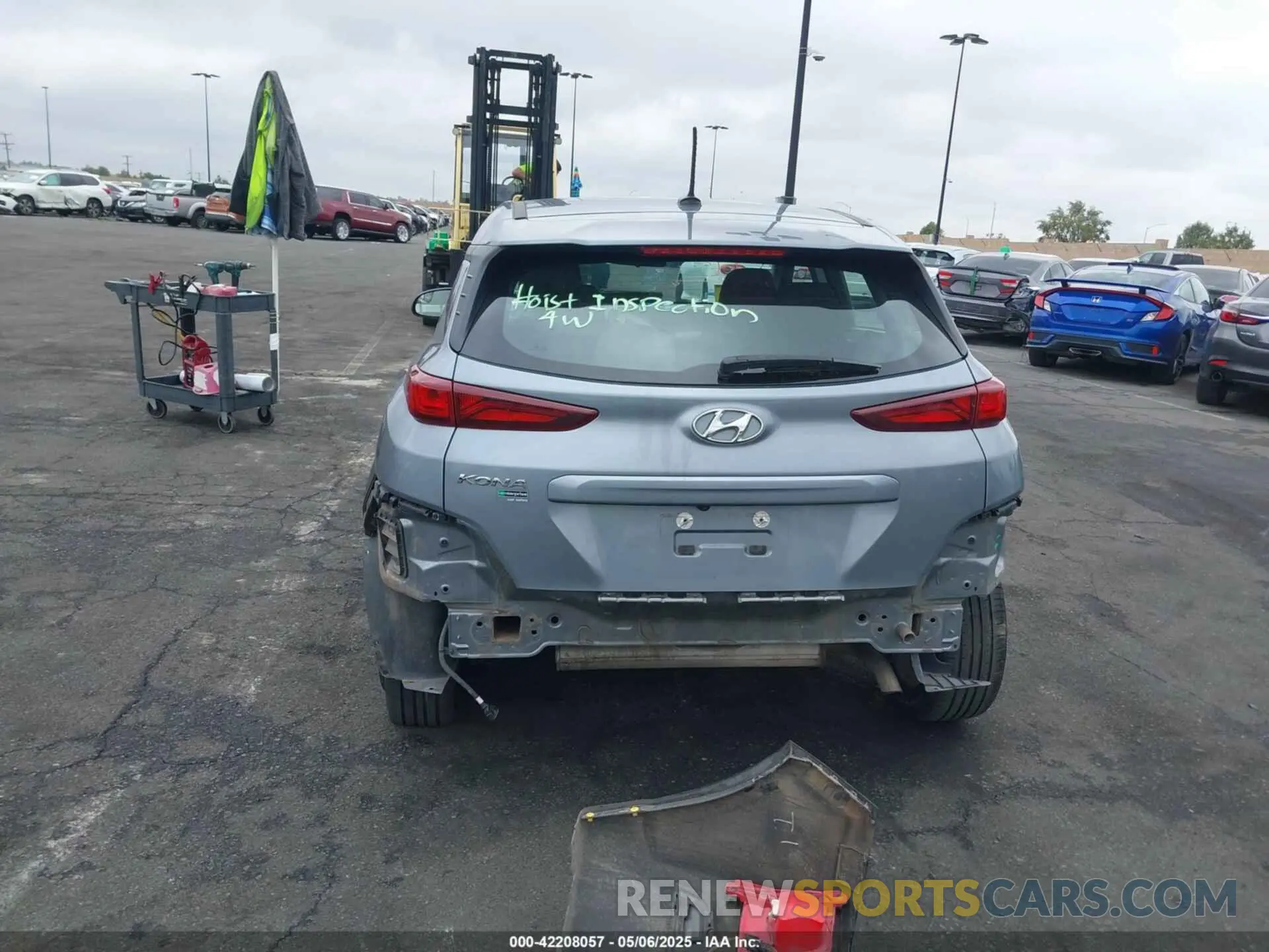 17 Photograph of a damaged car KM8K12AA7MU610867 HYUNDAI KONA 2021