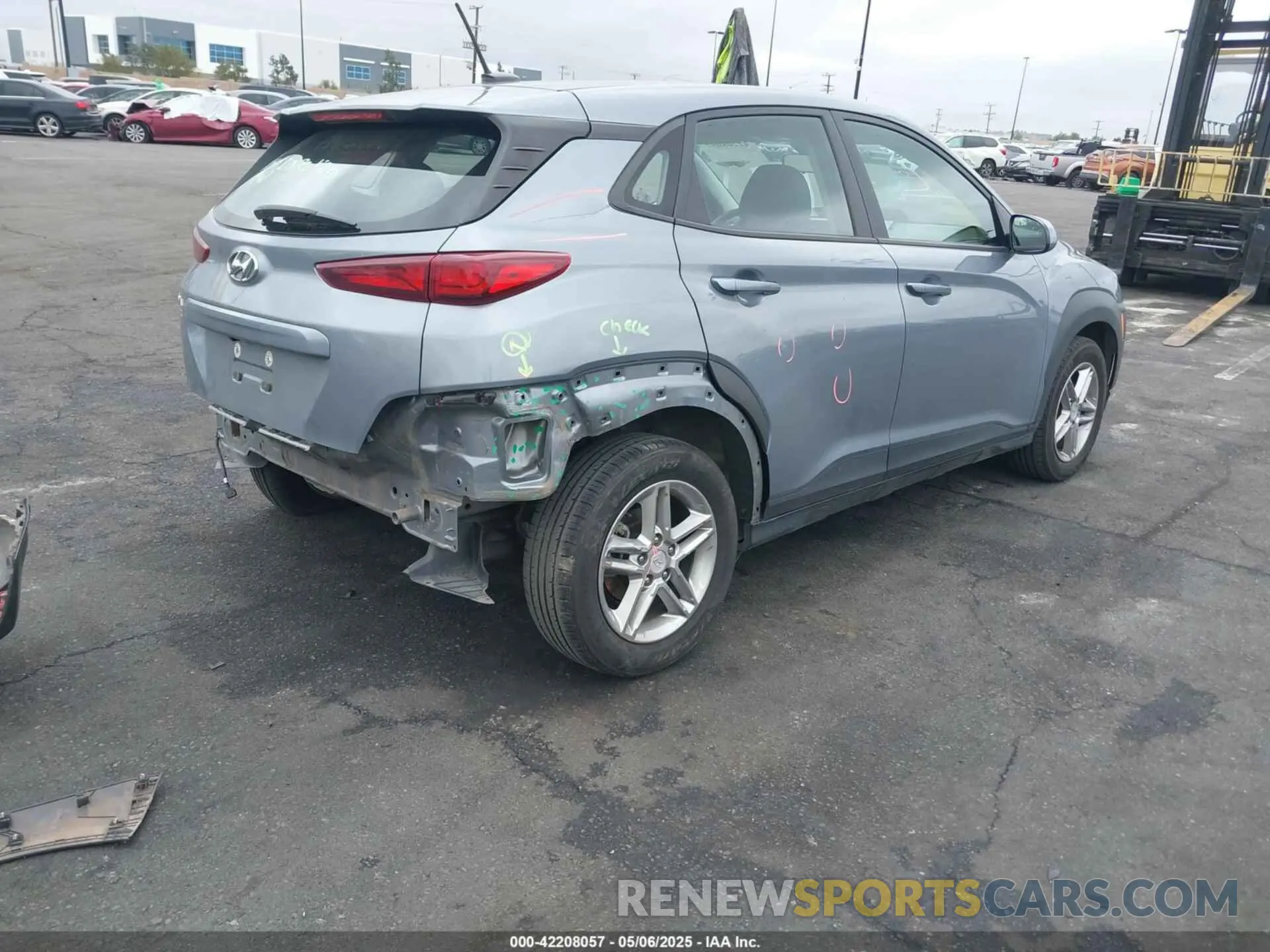 4 Photograph of a damaged car KM8K12AA7MU610867 HYUNDAI KONA 2021