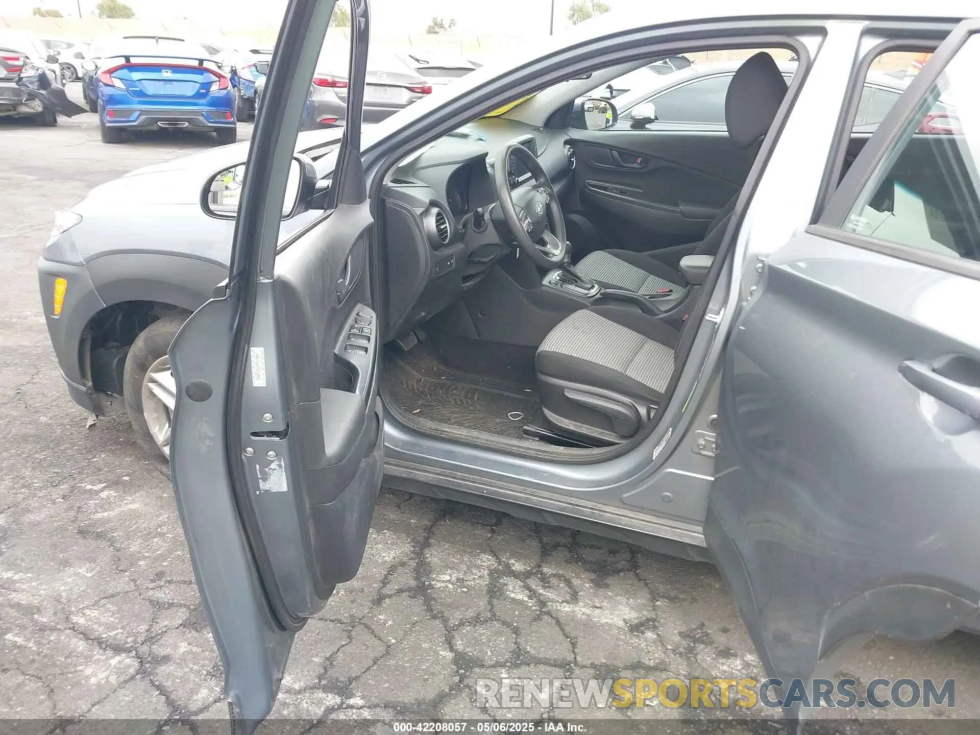 5 Photograph of a damaged car KM8K12AA7MU610867 HYUNDAI KONA 2021