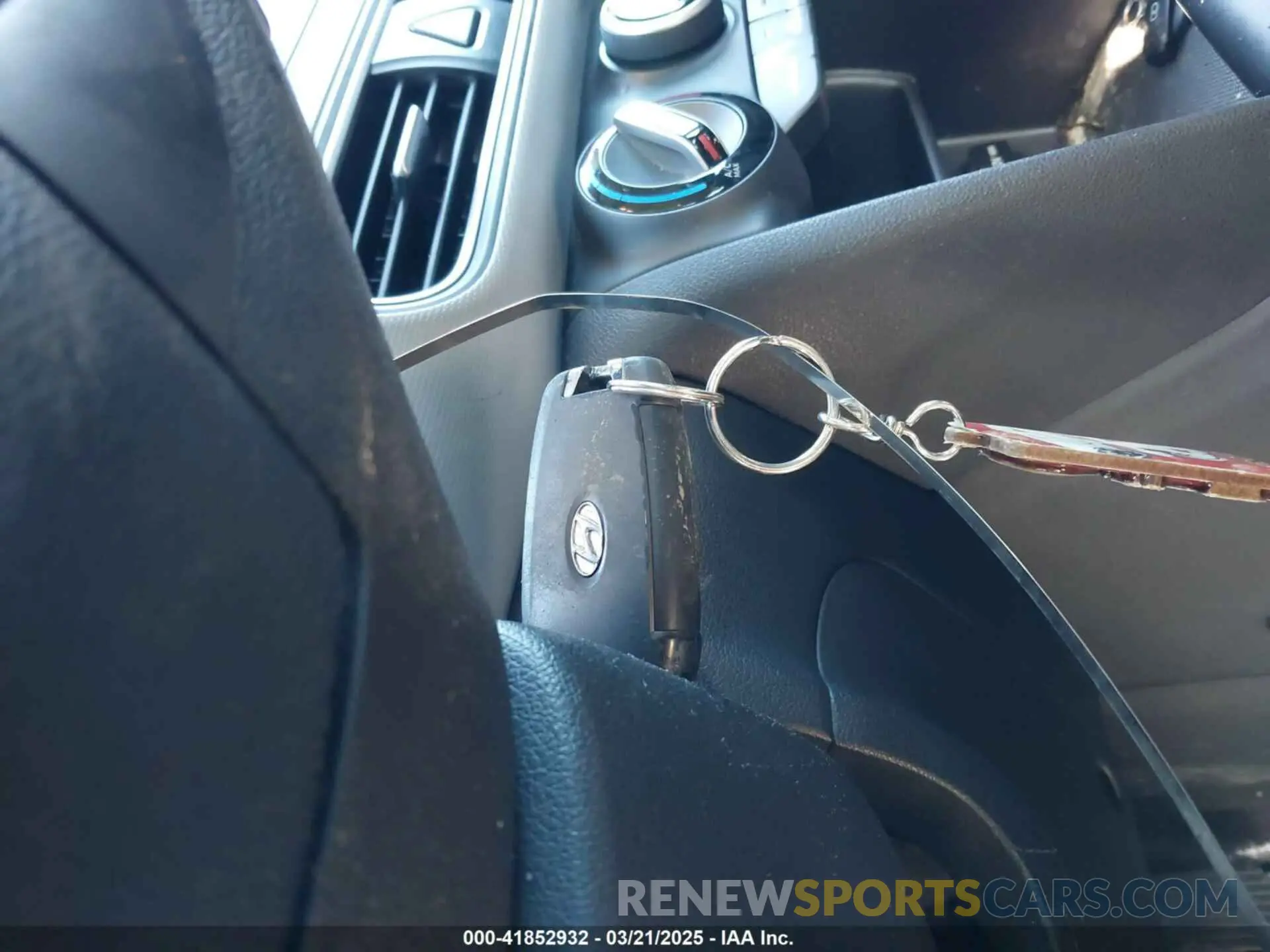 11 Photograph of a damaged car KM8K12AA7MU645814 HYUNDAI KONA 2021
