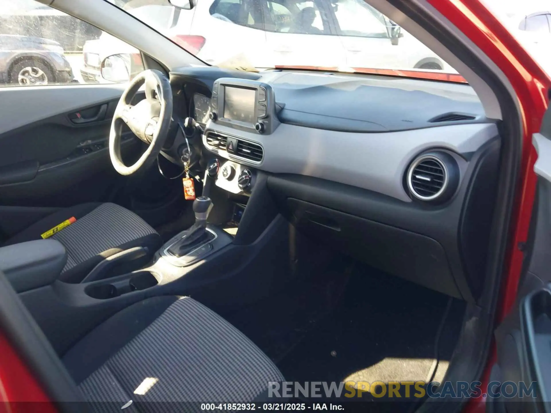 5 Photograph of a damaged car KM8K12AA7MU645814 HYUNDAI KONA 2021