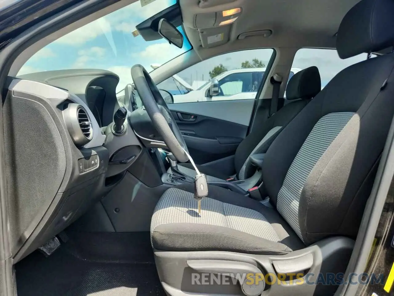 7 Photograph of a damaged car KM8K12AA7MU726084 HYUNDAI KONA 2021