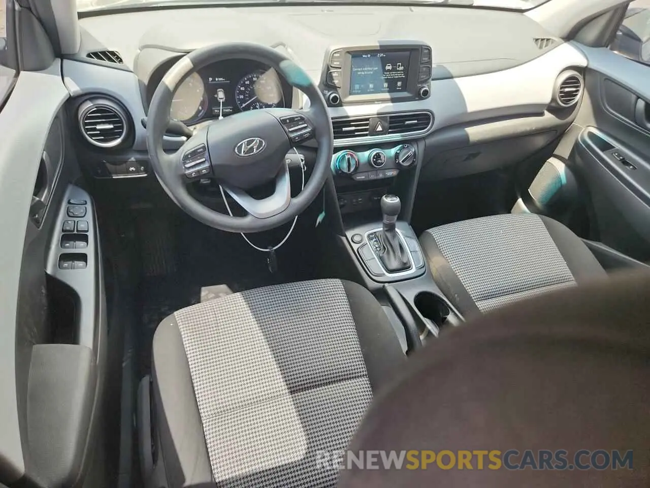 8 Photograph of a damaged car KM8K12AA7MU726084 HYUNDAI KONA 2021